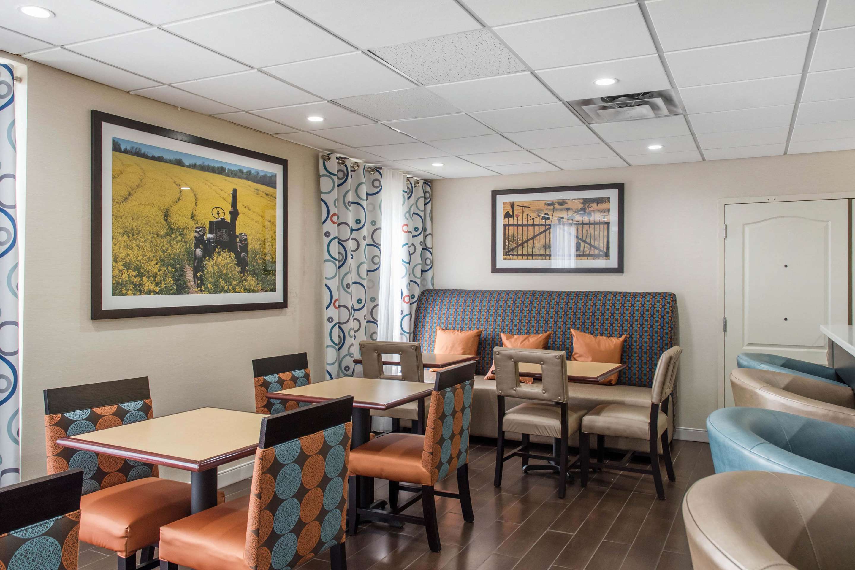 Lobby | Hampton Inn Douglas