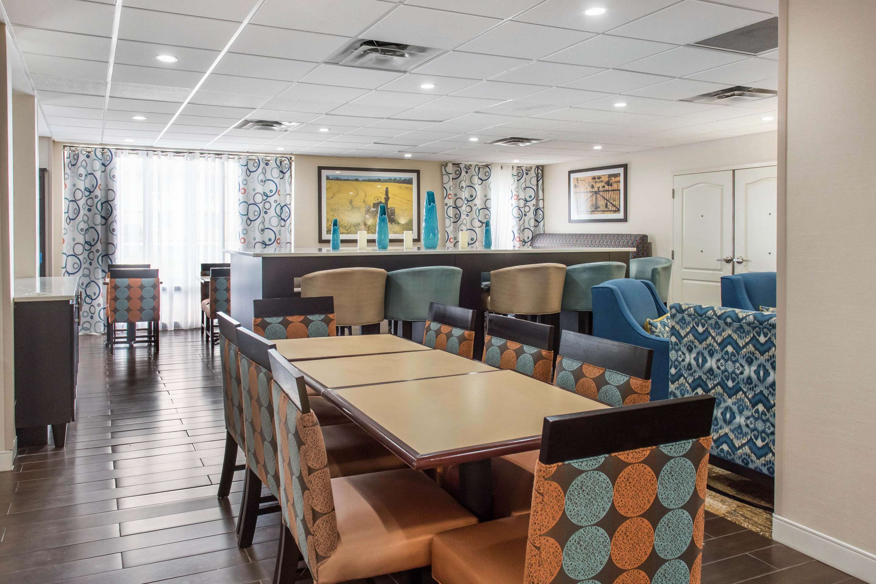 Lobby | Hampton Inn Douglas
