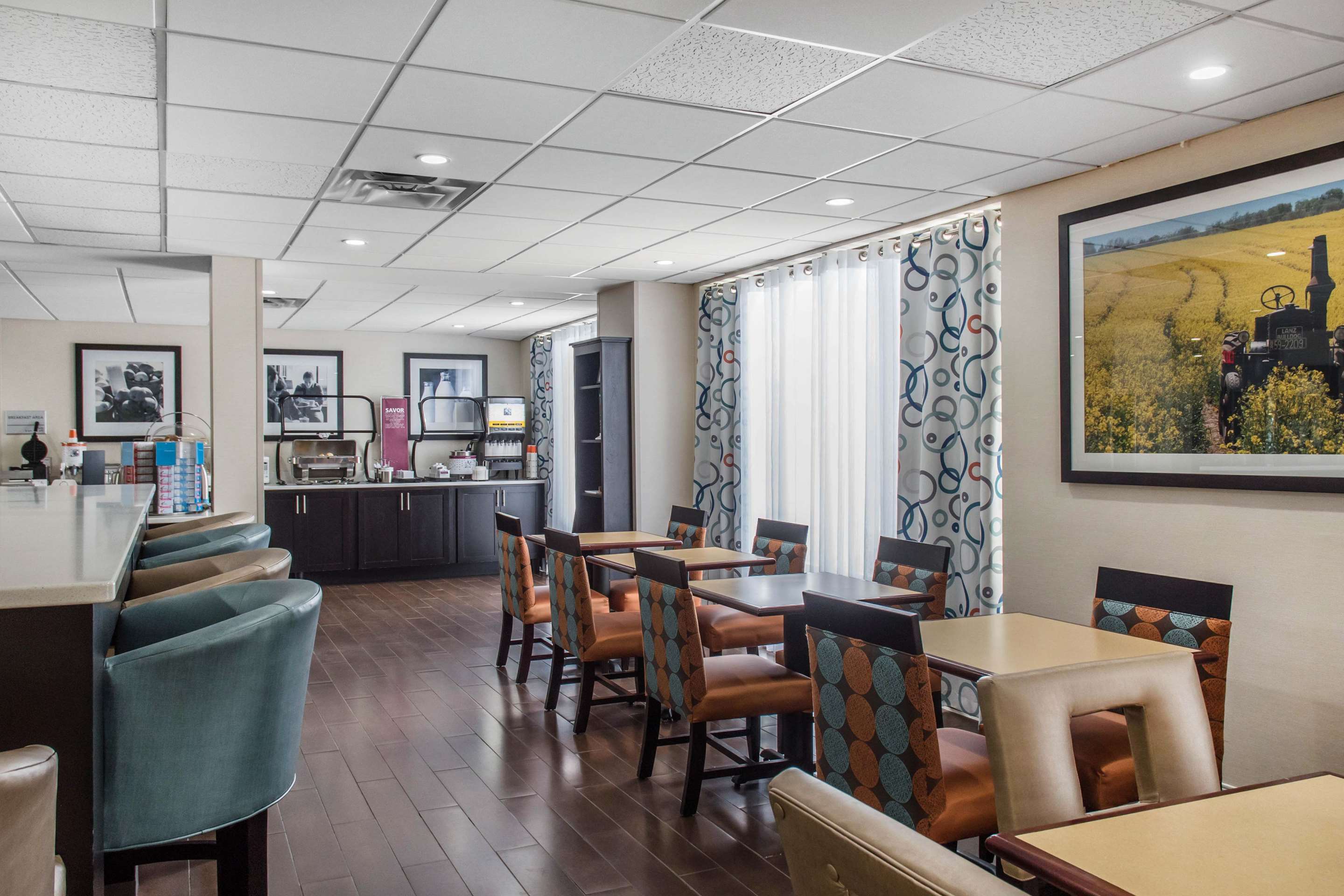 Lobby | Hampton Inn Douglas