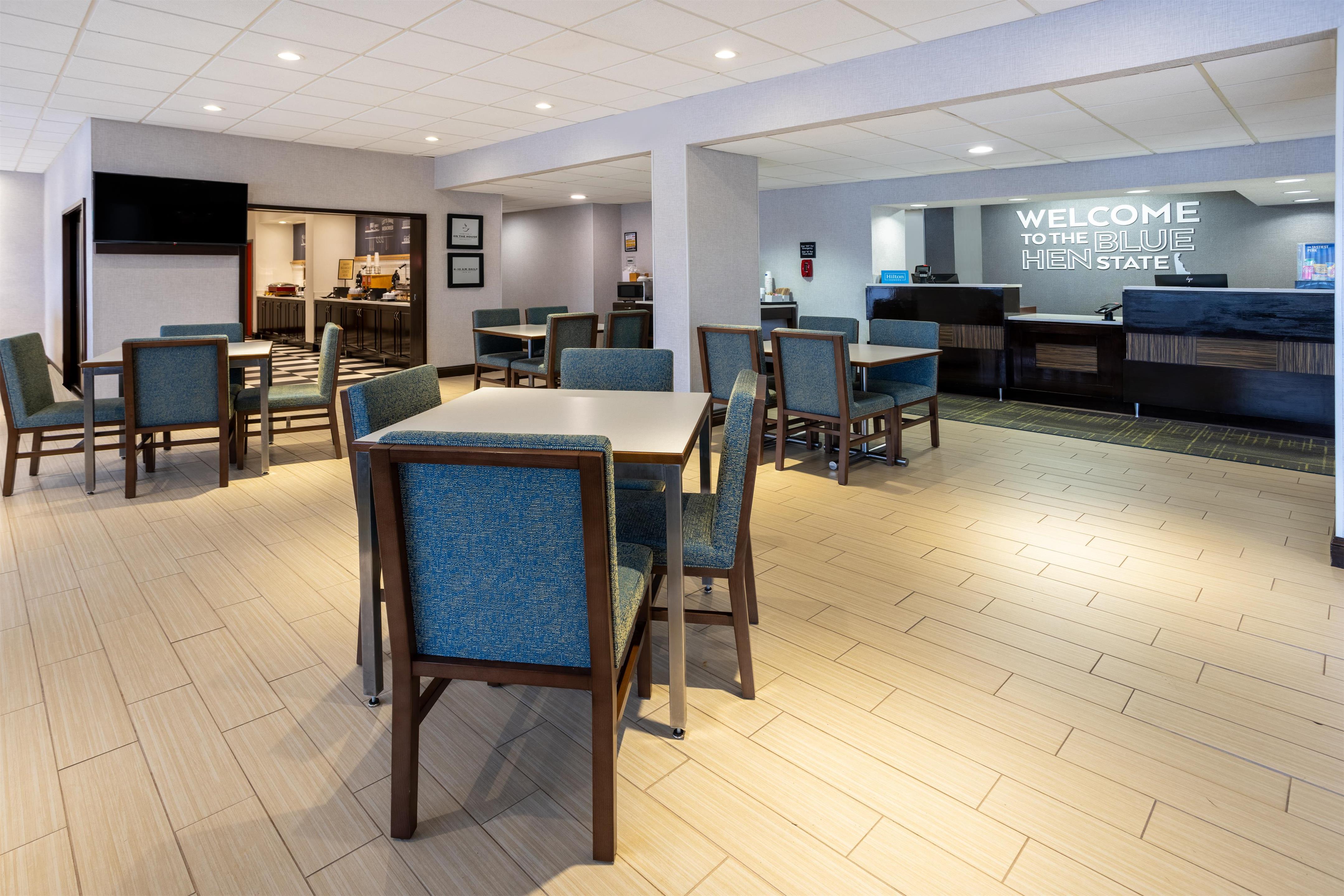 Lobby | Hampton Inn Dover