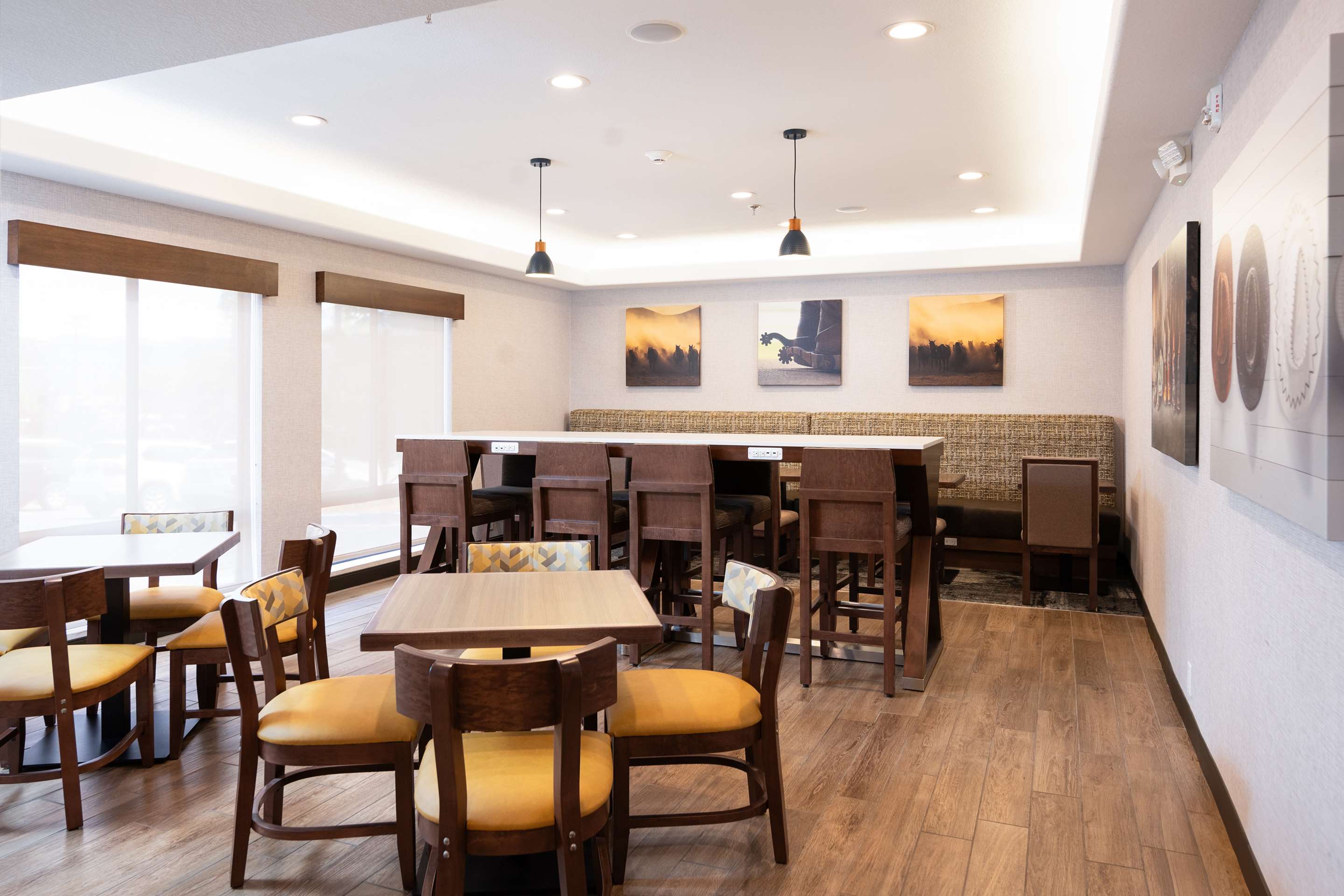 Breakfast Area | Hampton Inn Durango