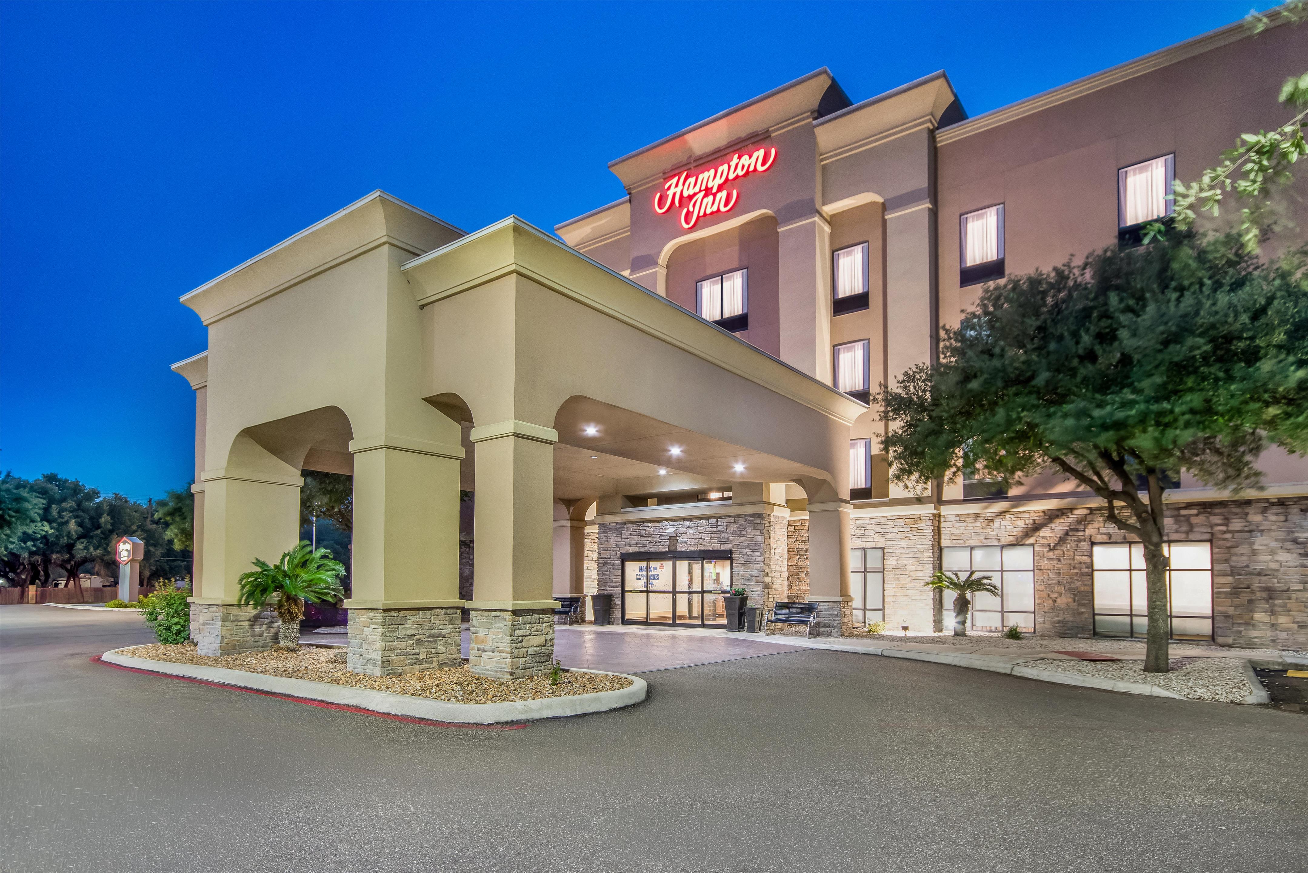 Exterior | Hampton Inn Uvalde