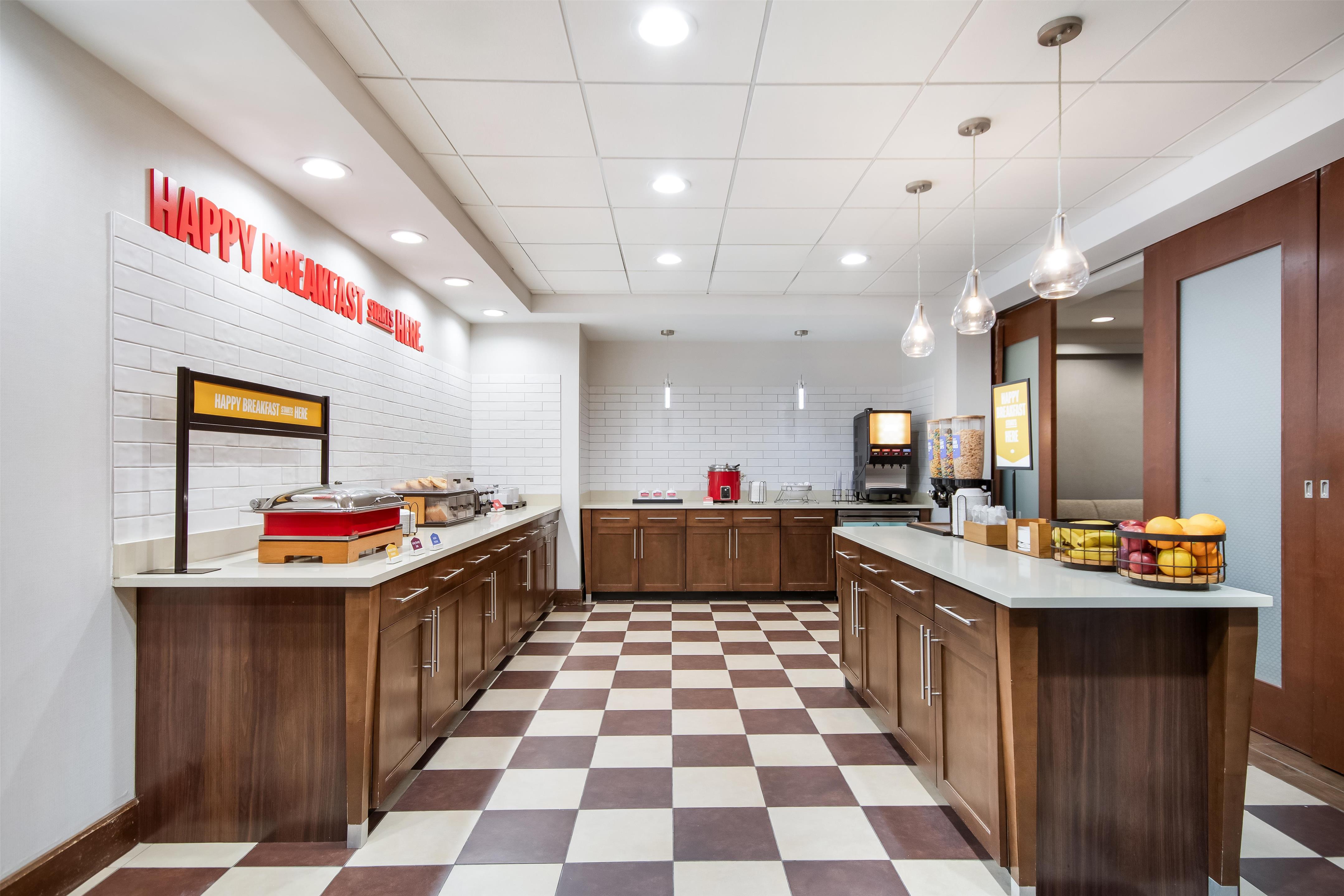 Breakfast Area | Hampton Inn Uvalde
