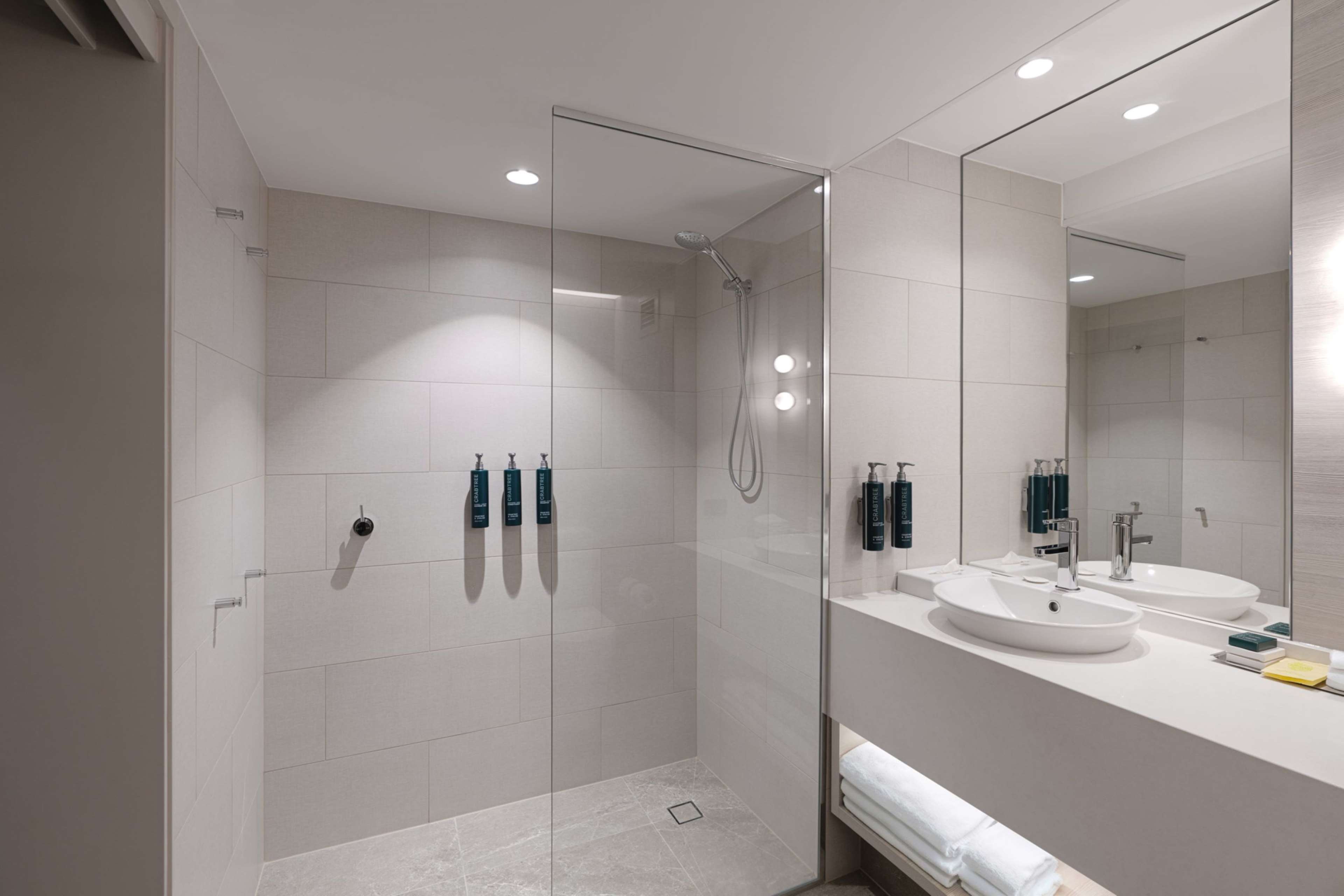 DoubleTree by Hilton Darwin Esplanade Room Type - DBL DBL GUEST ROOM HIGH FL