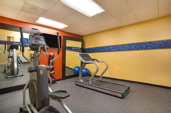 Fitness/ Exercise Room - Hampton Inn Dry Ridge