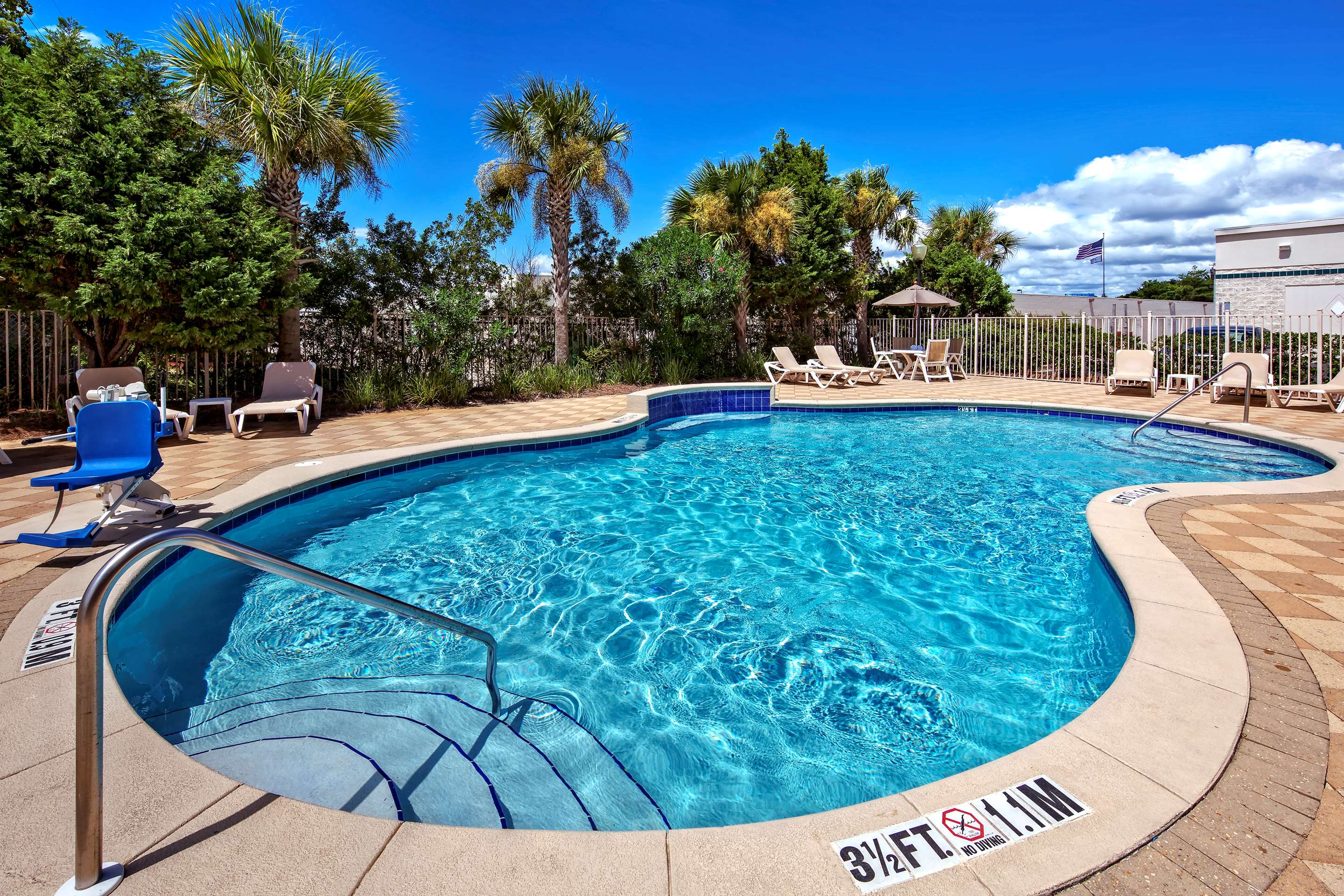 Pool | Hampton Inn and Suites Destin/Sandestin Area, FL