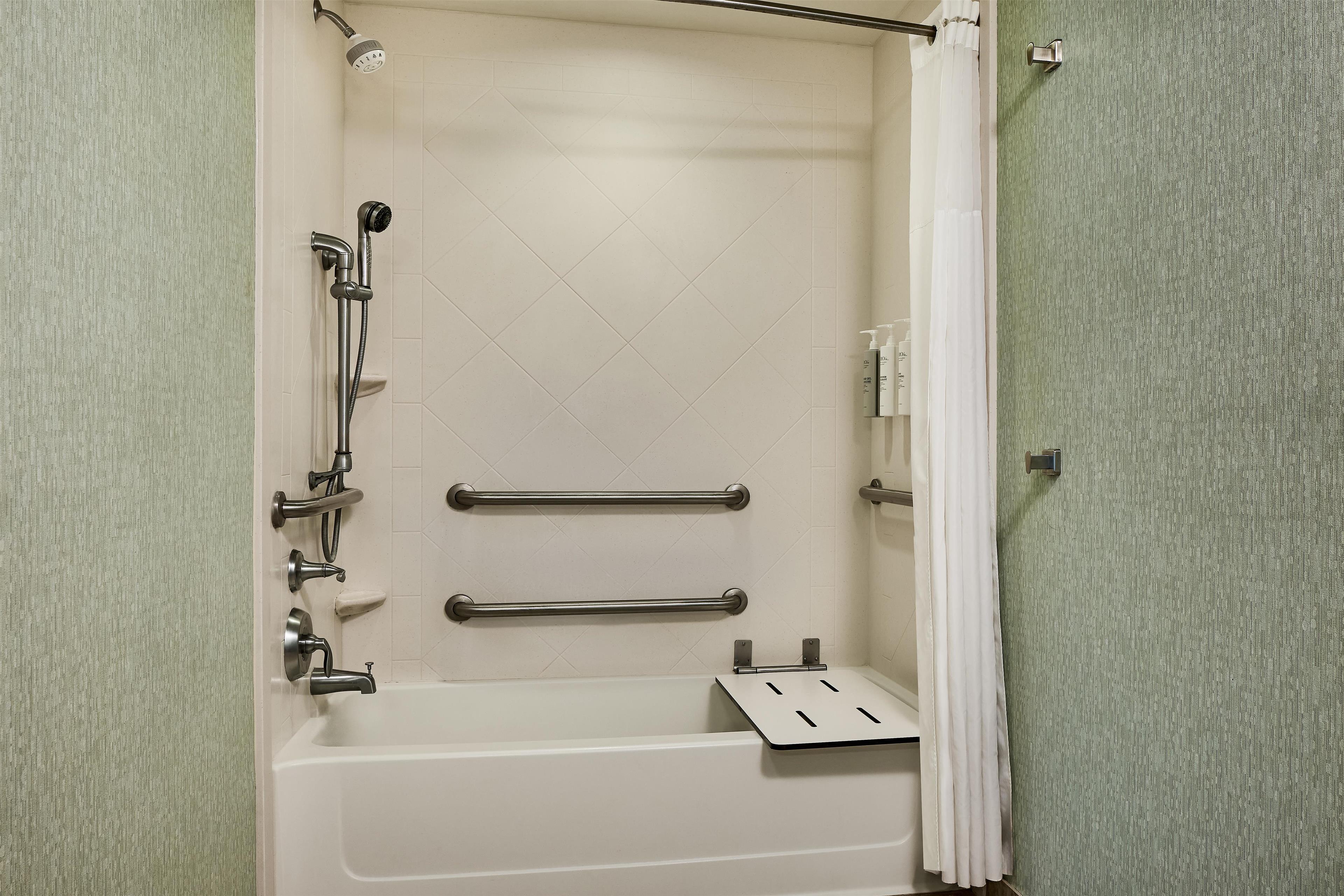 Hampton Inn & Suites by Hilton Destin Room Type - 1 KING ACCESSIBLE TUB NS1