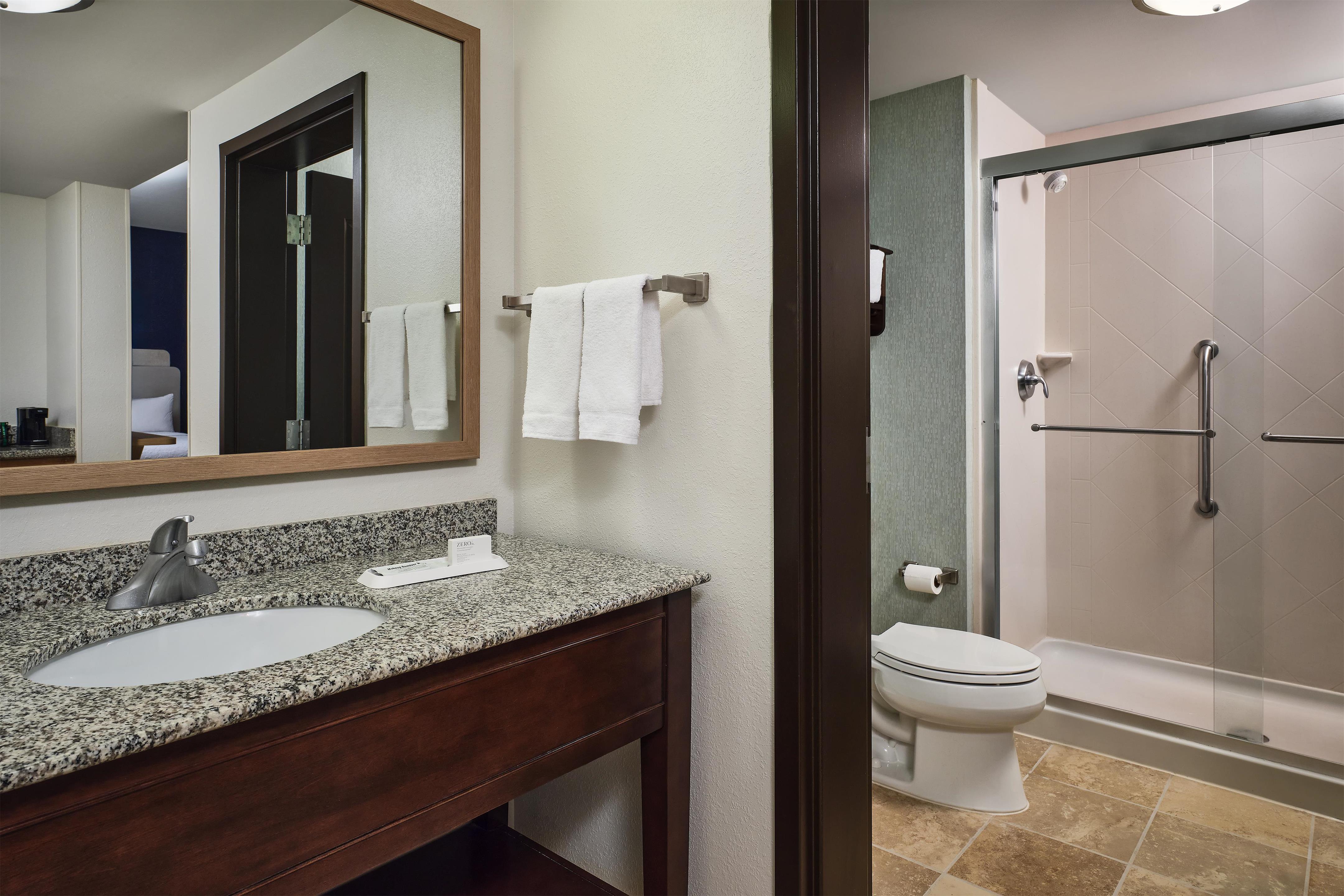 Guest room bath