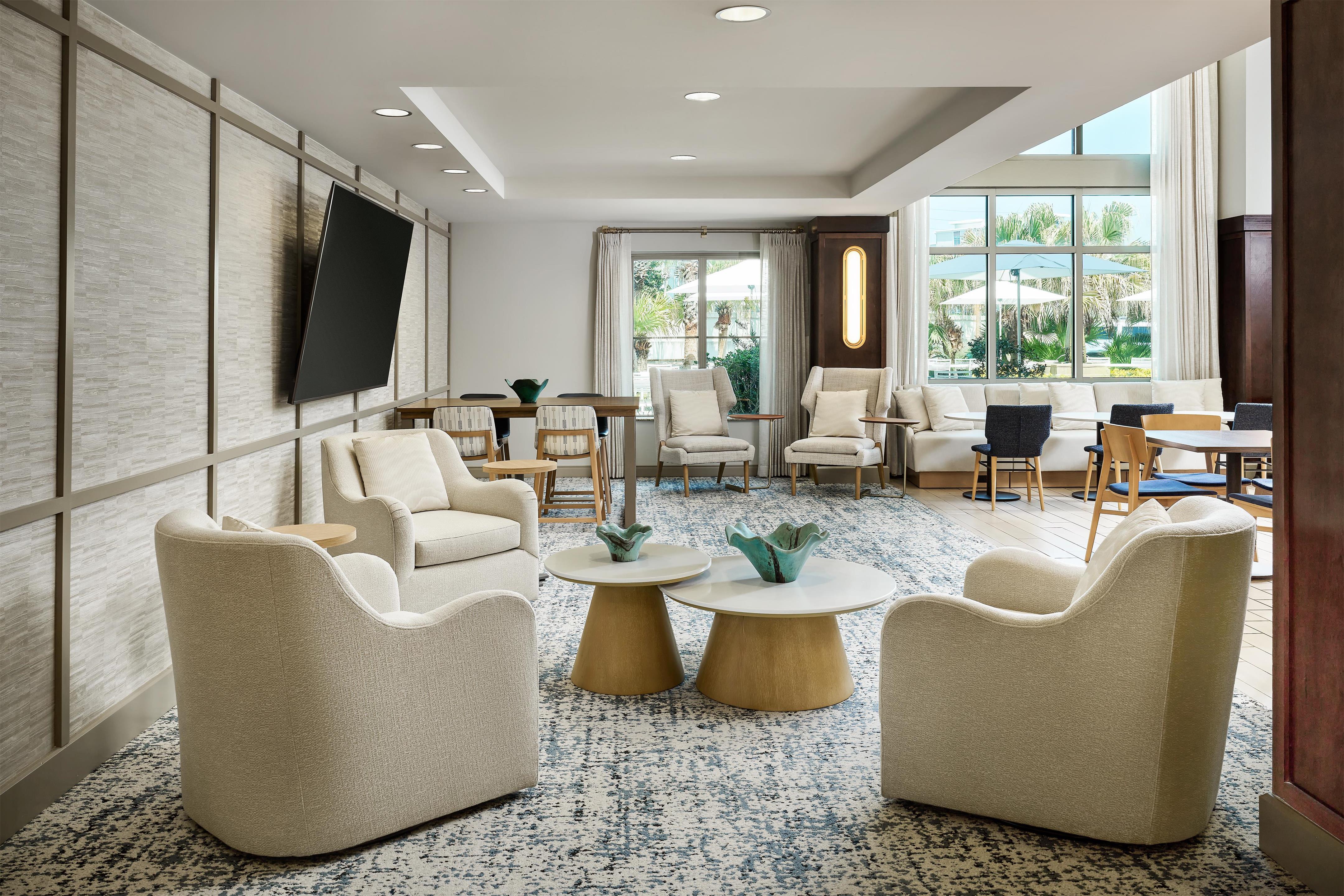 Lobby | Hampton Inn & Suites Destin