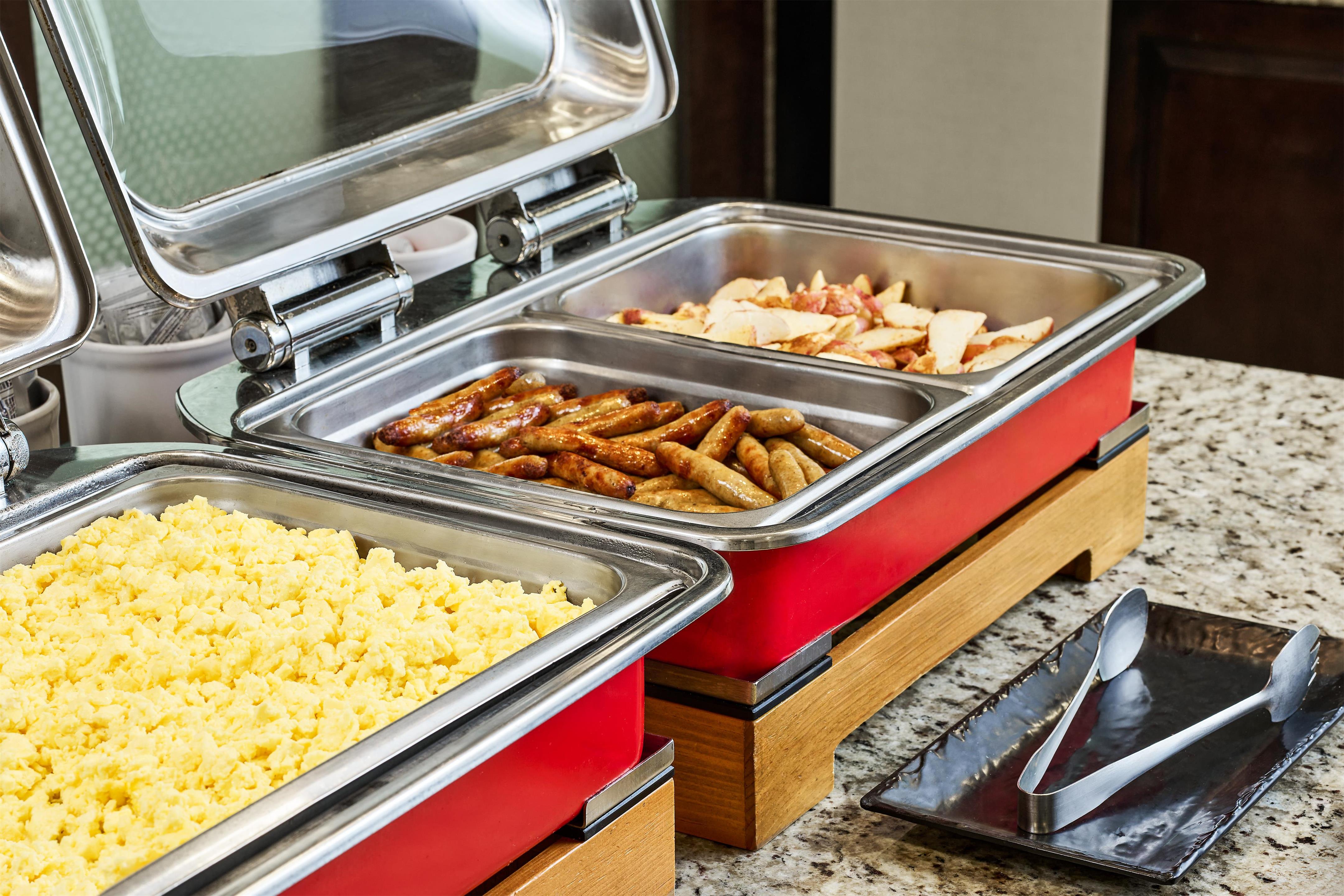 Breakfast Area | Hampton Inn & Suites Destin