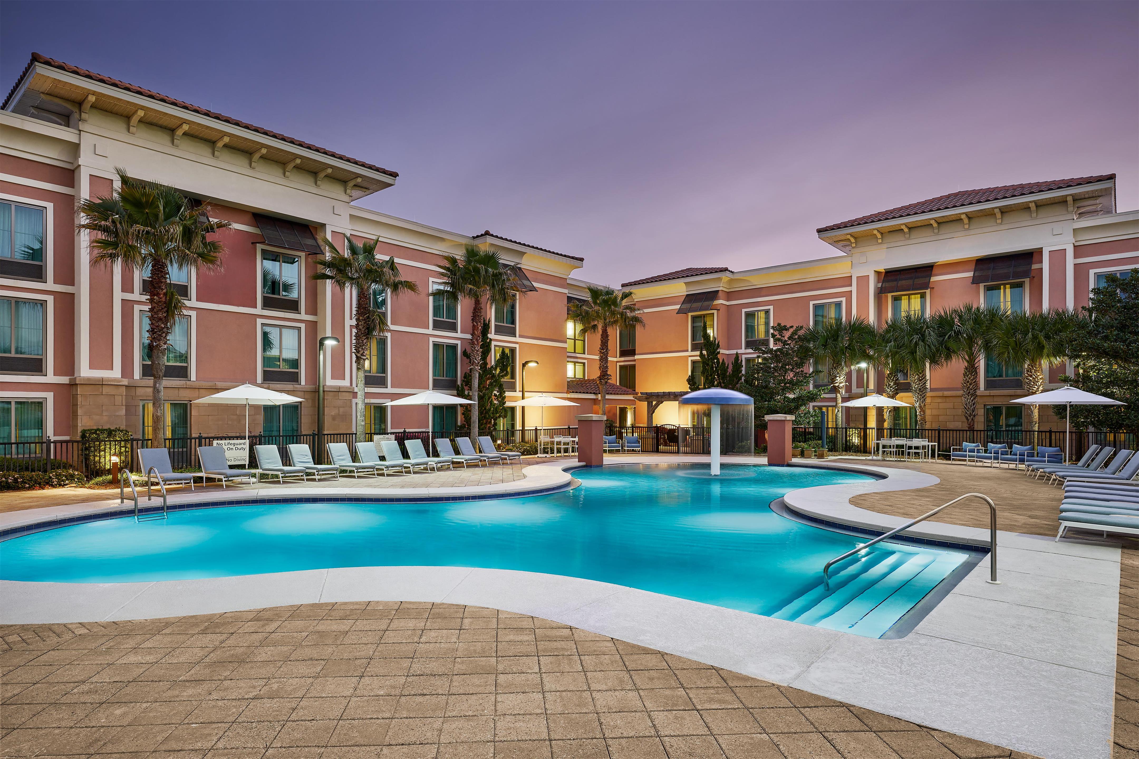Pool | Hampton Inn & Suites Destin