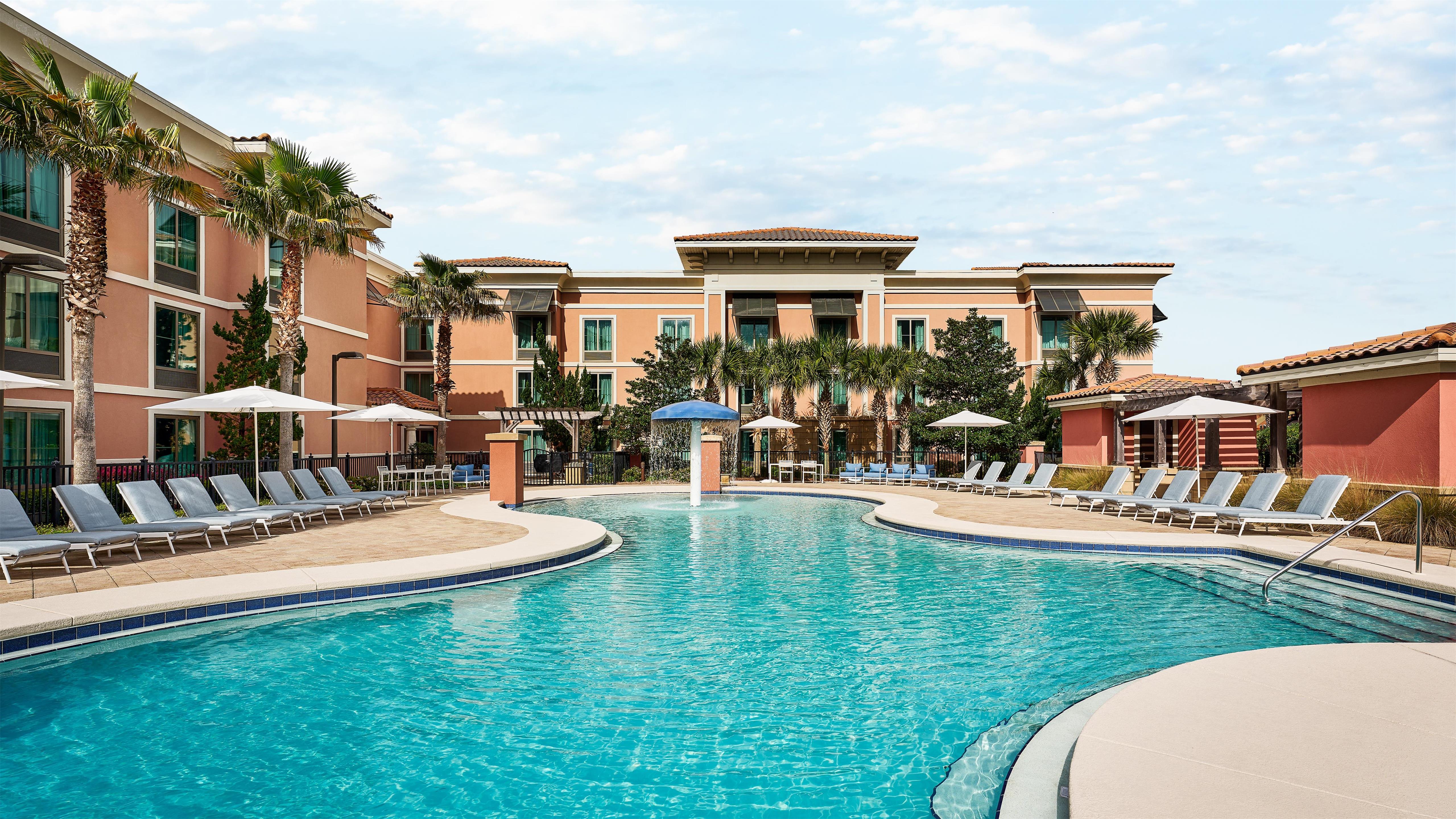 Pool | Hampton Inn & Suites Destin