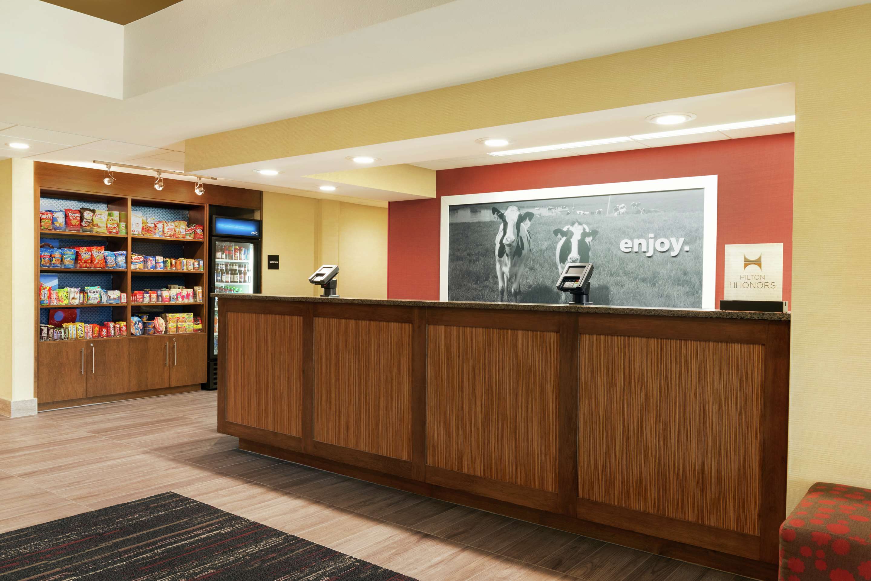 Reception | Hampton Inn West Des Moines Lake Drive