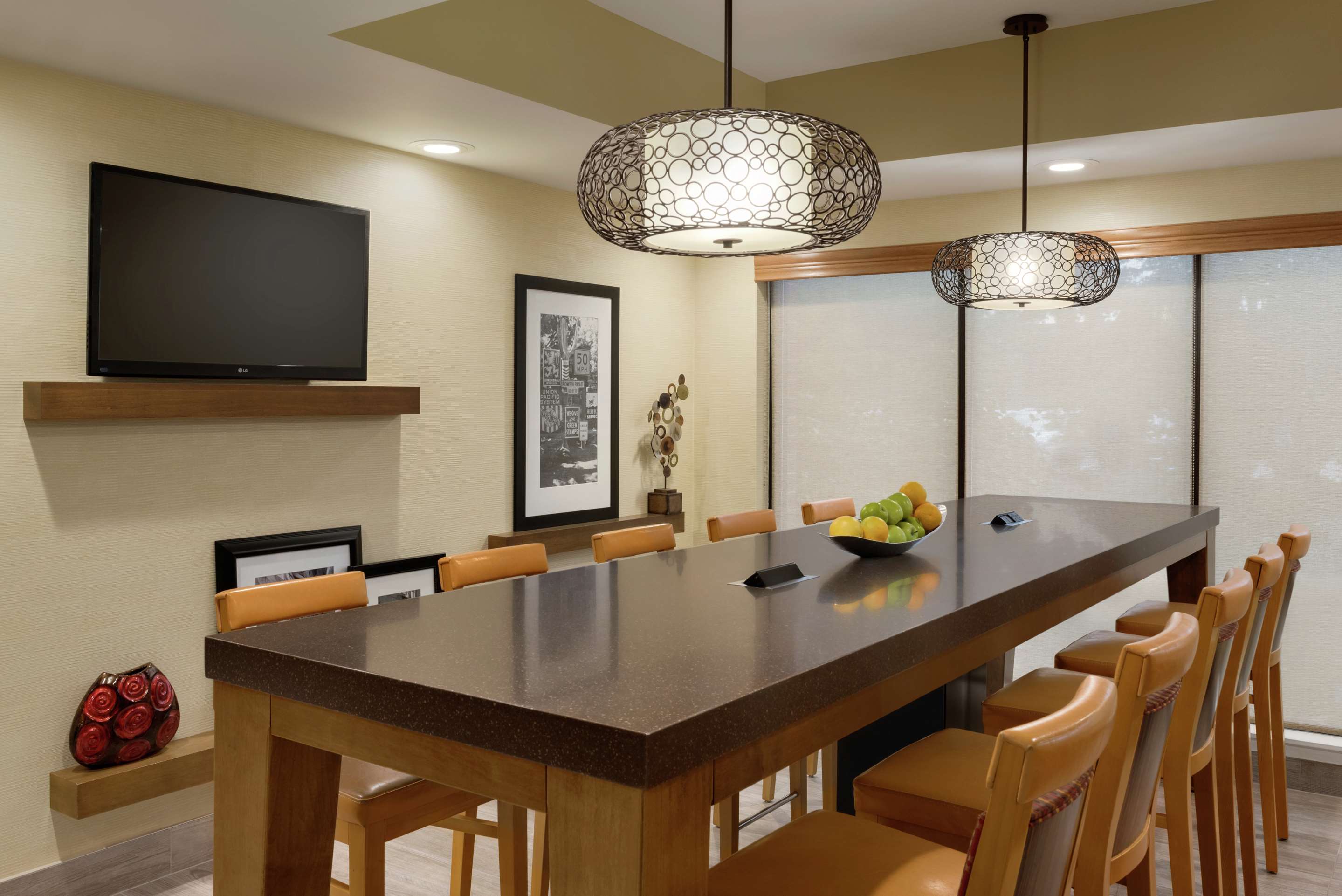 Restaurant | Hampton Inn West Des Moines Lake Drive