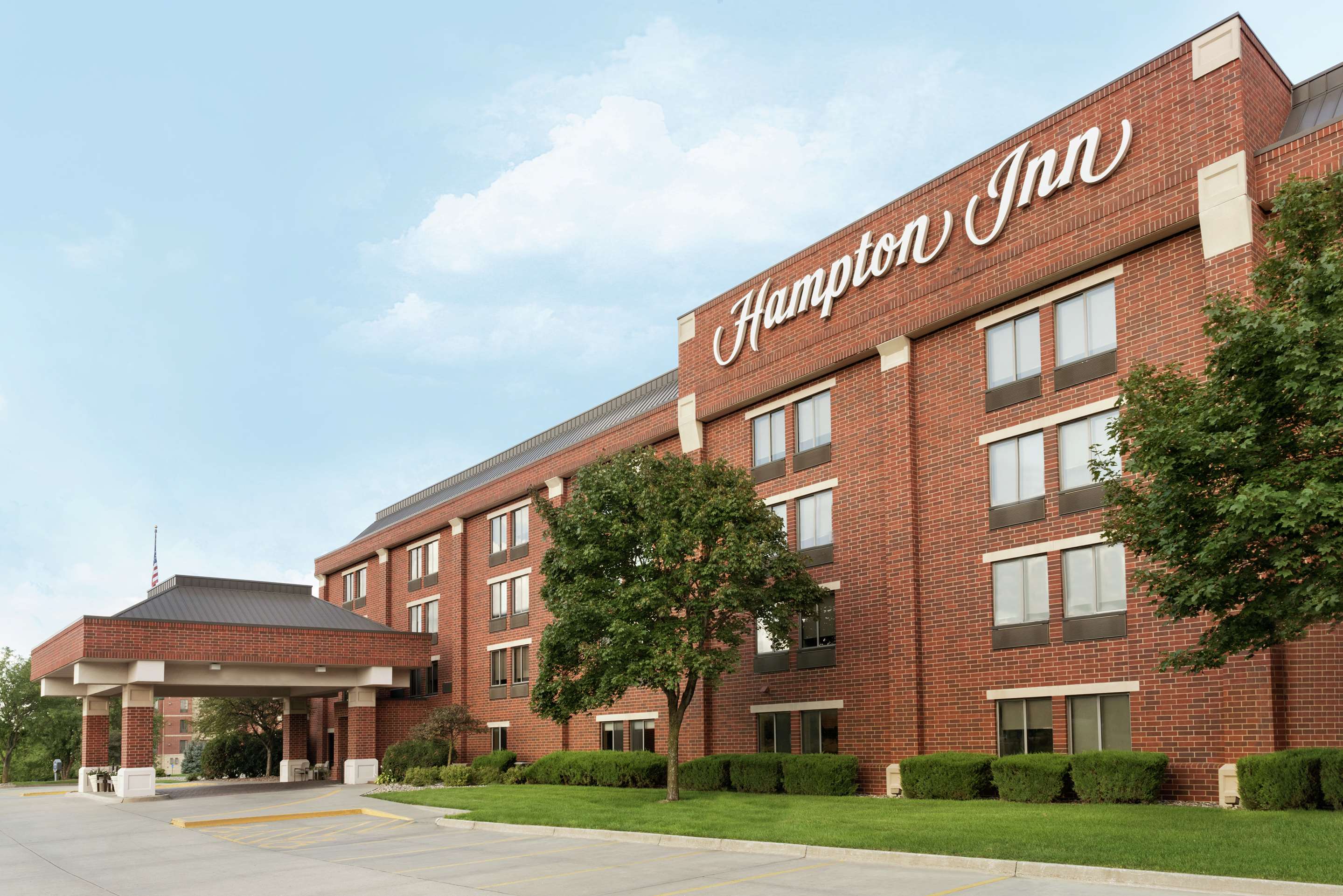 Exterior | Hampton Inn West Des Moines Lake Drive