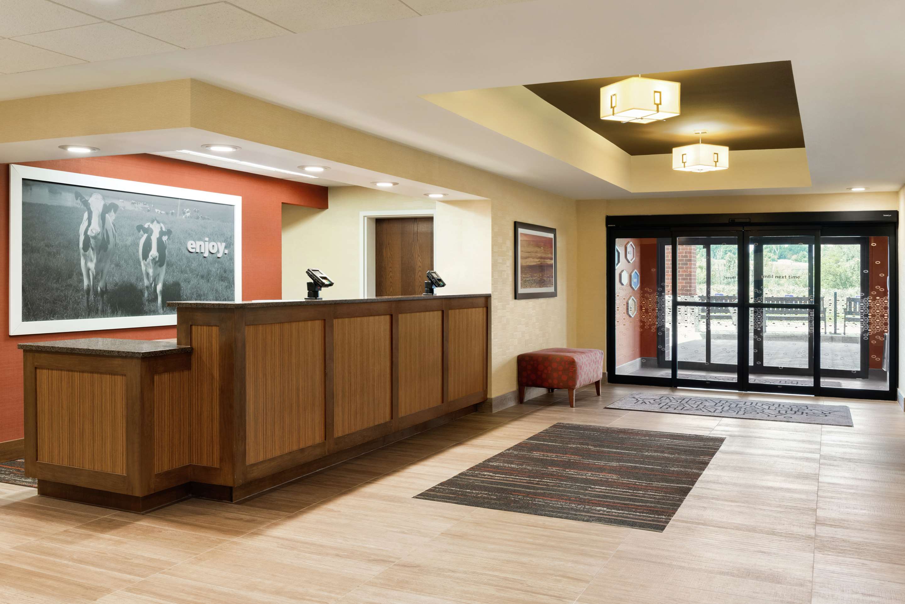 Reception | Hampton Inn West Des Moines Lake Drive