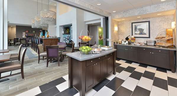 Restaurant - Hampton Inn & Suites Downtown Des Moines