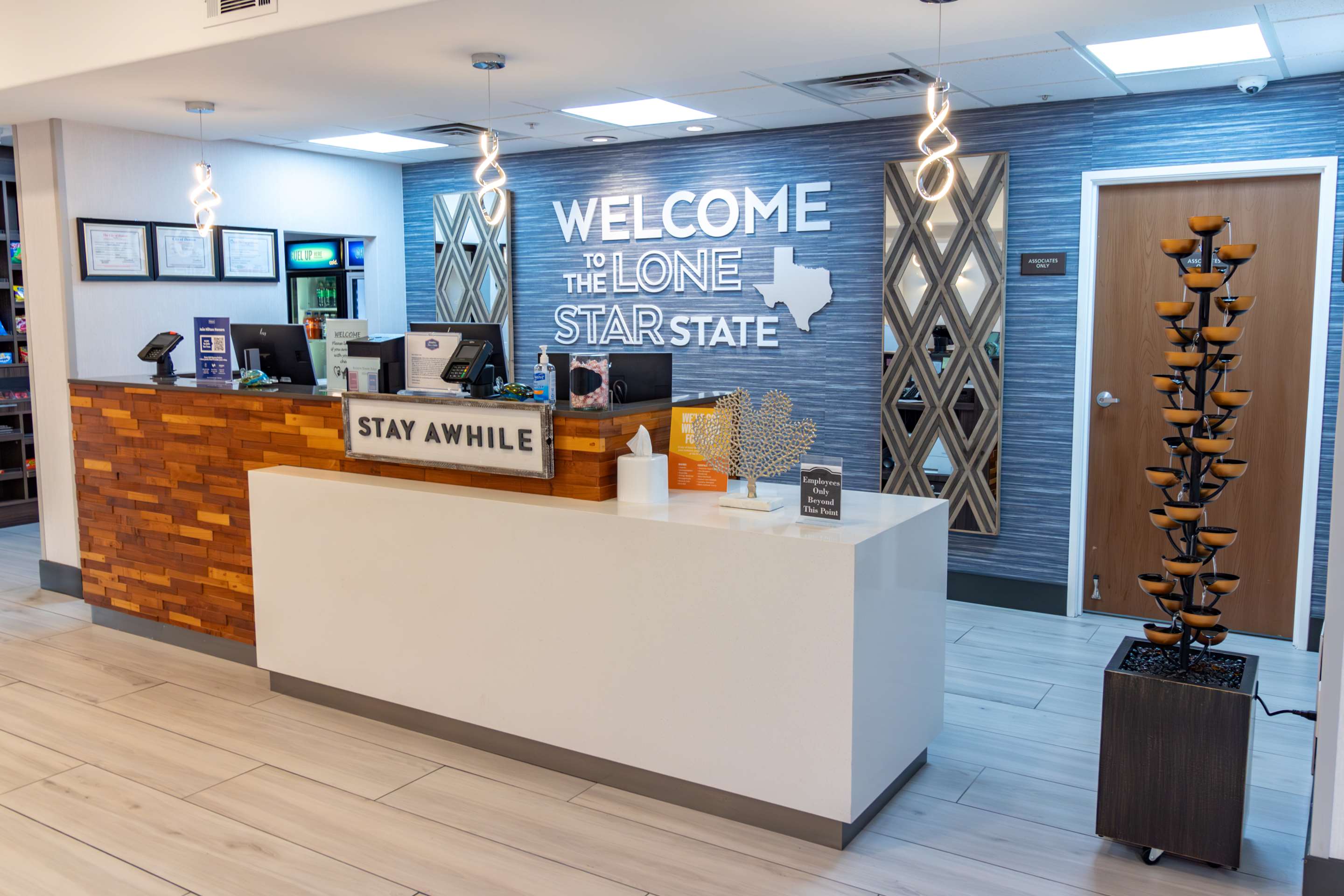 Reception | Hampton Inn & Suites Denton