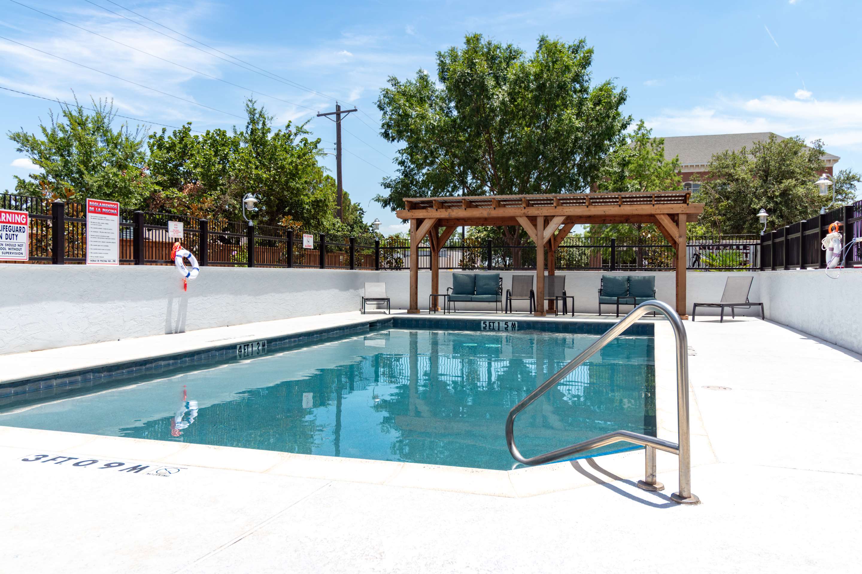 Pool | Hampton Inn & Suites Denton