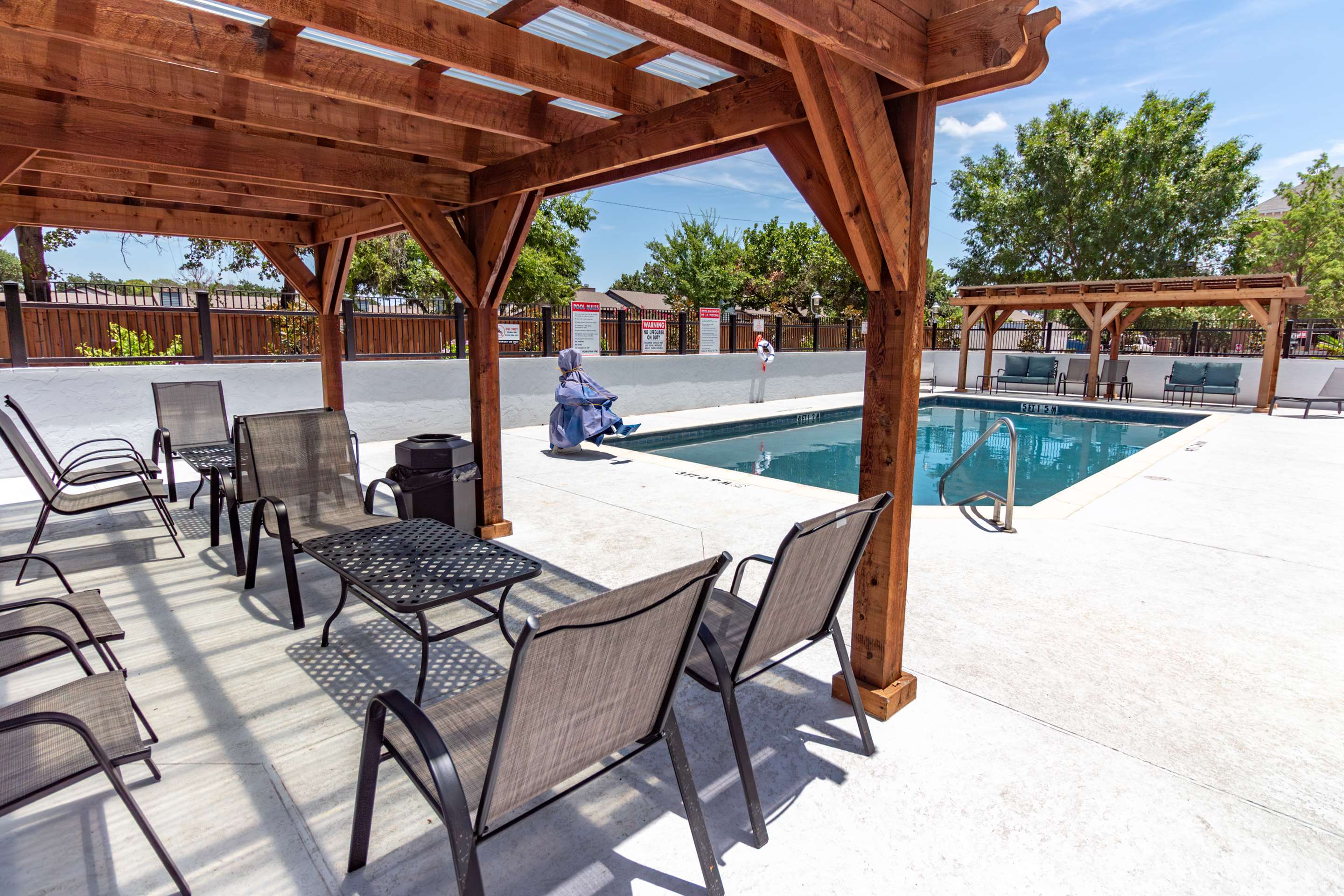 Pool | Hampton Inn & Suites Denton