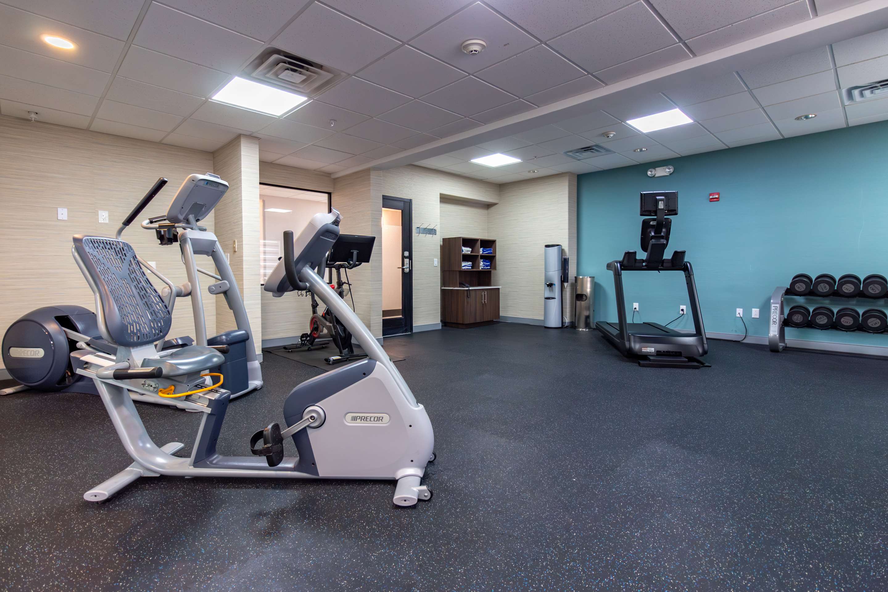 Health club fitness center gym | Hampton Inn & Suites Denton