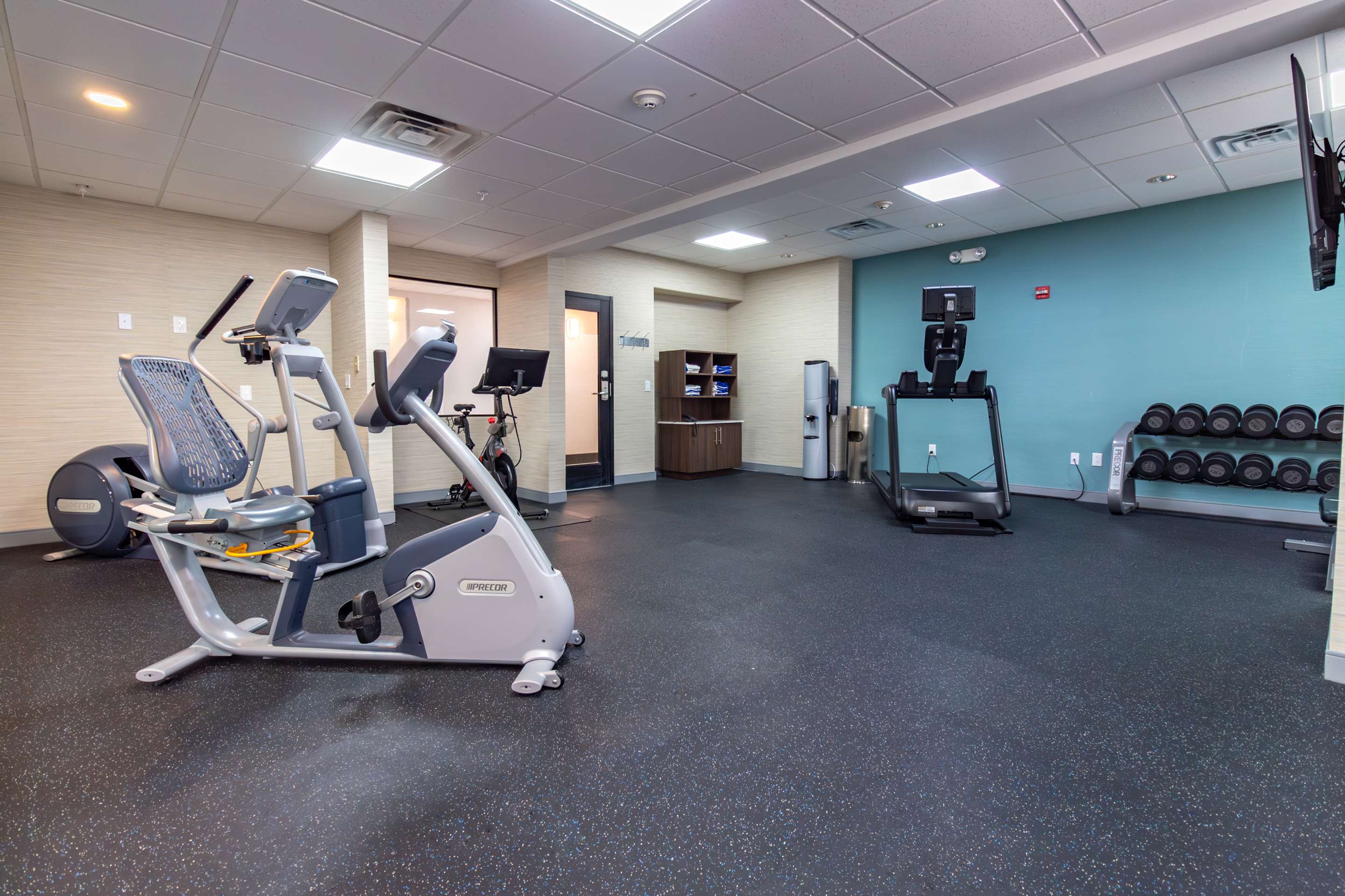 Health club fitness center gym | Hampton Inn & Suites Denton
