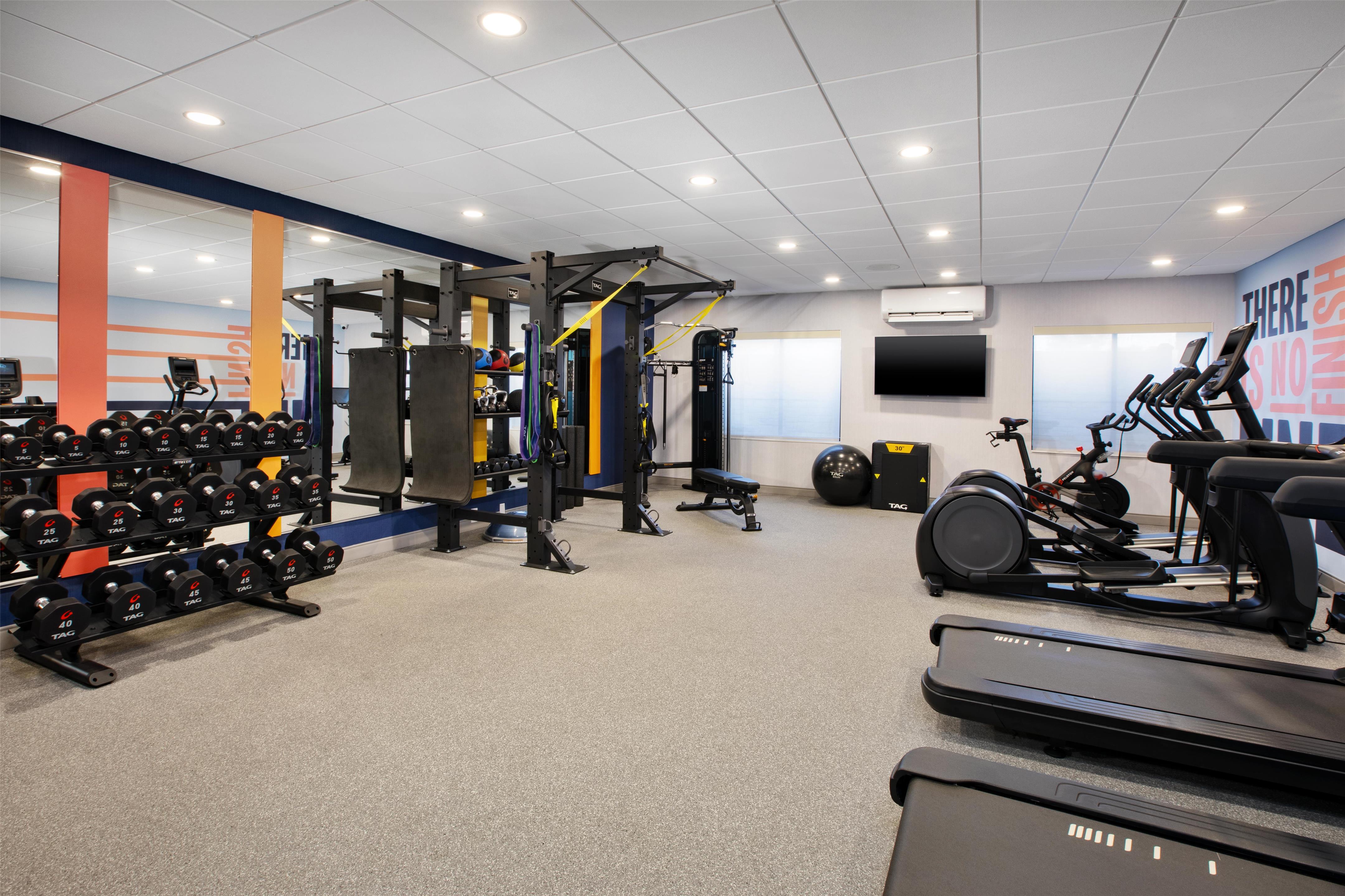 Health club fitness center gym | Hampton Inn Detroit/Belleville-Airport Area