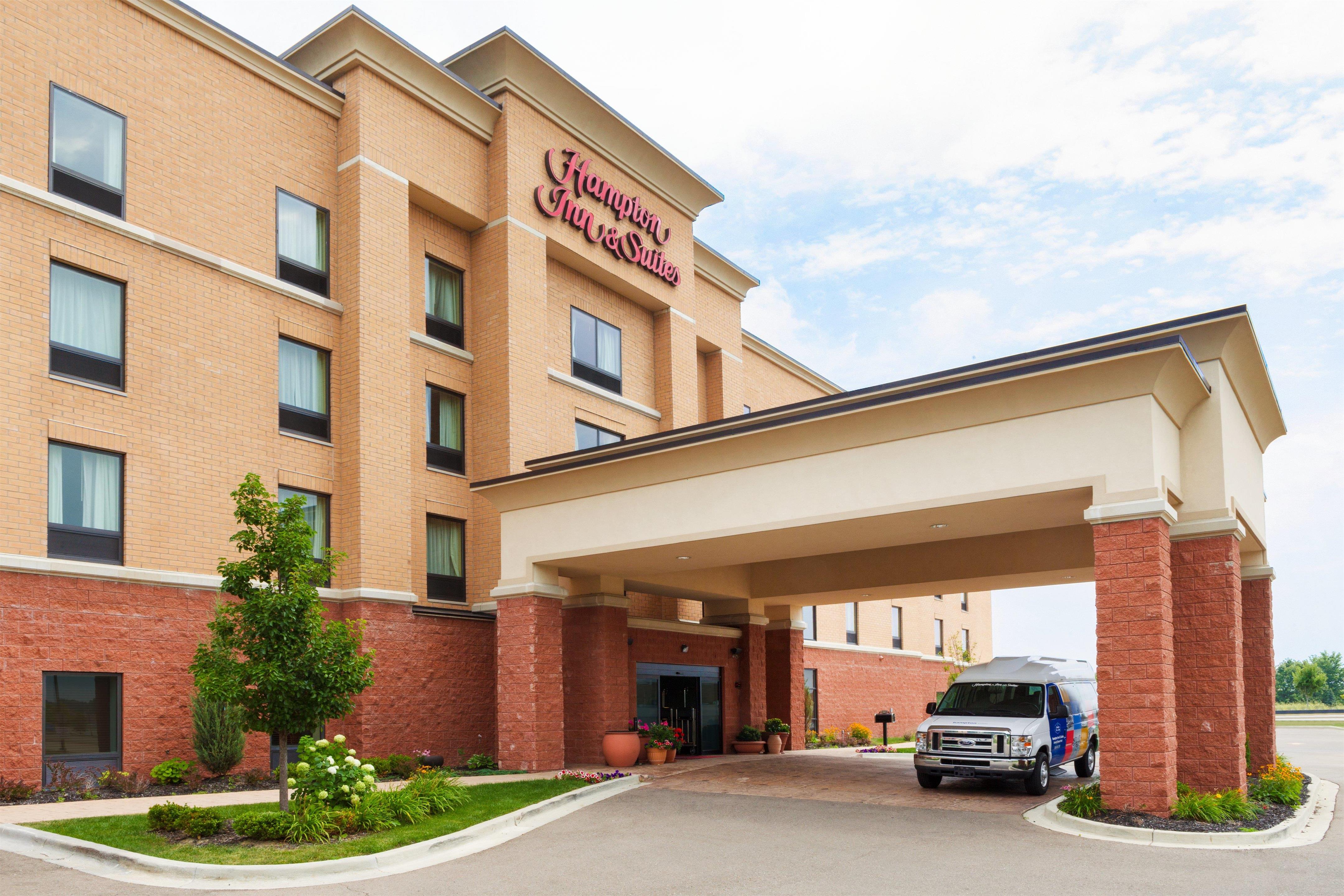Exterior | Hampton Inn and Suites Detroit/Chesterfield Township