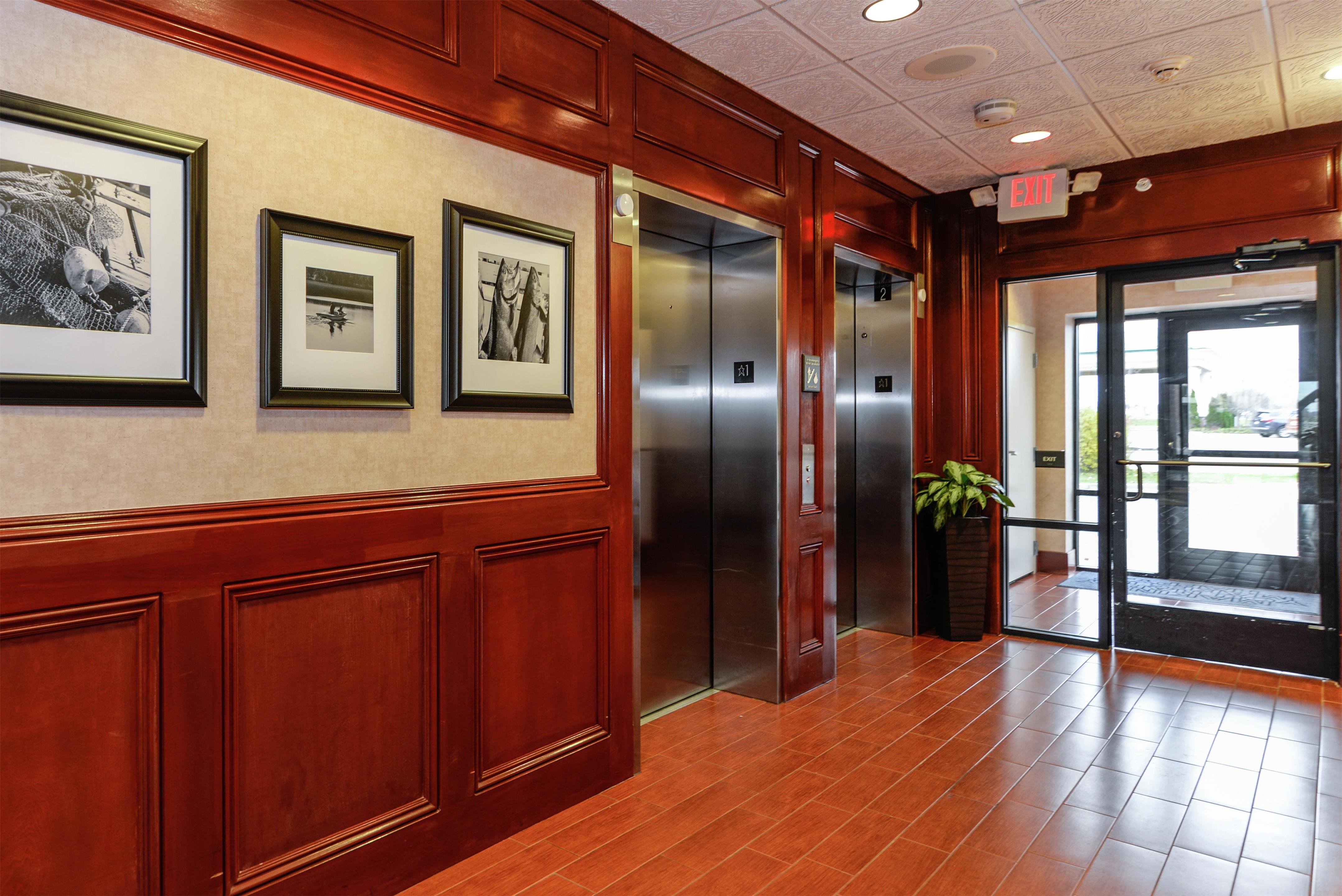 Lobby | Hampton Inn and Suites Detroit/Chesterfield Township