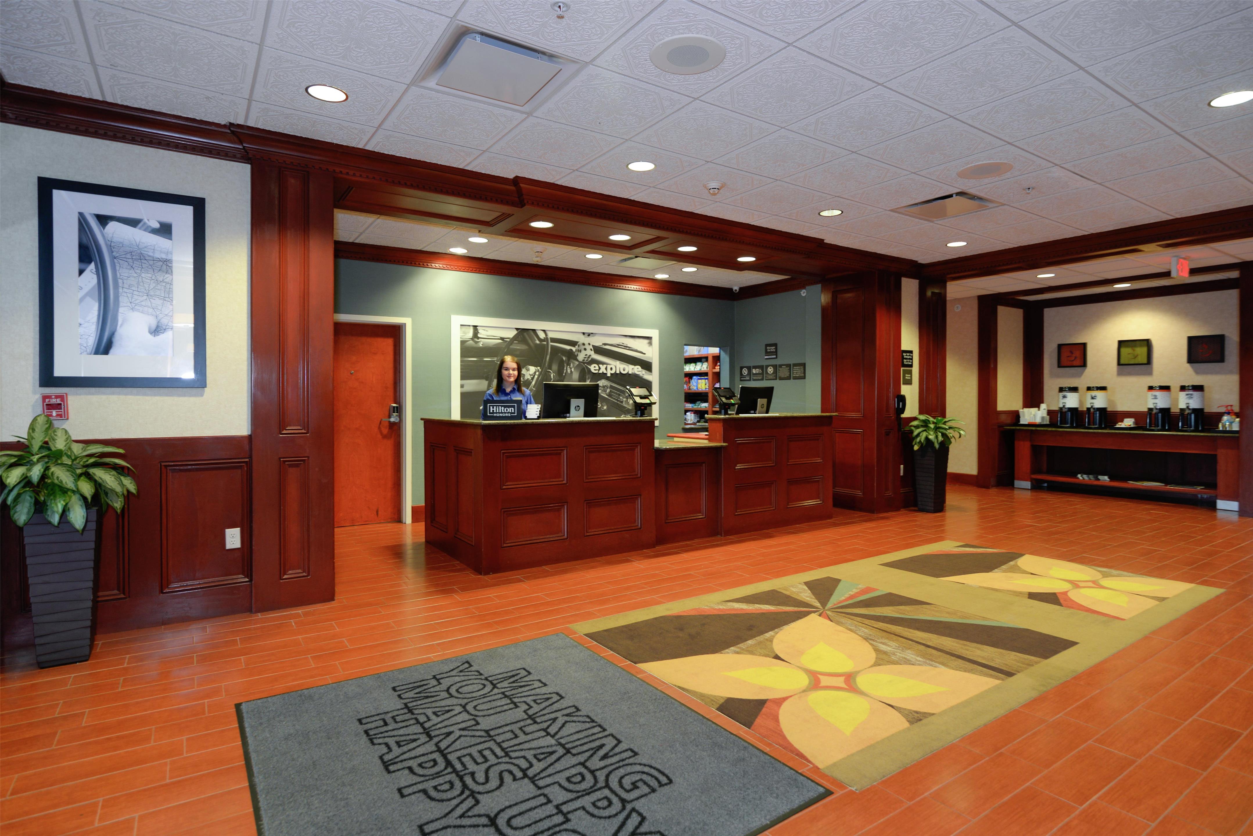 Reception | Hampton Inn and Suites Detroit/Chesterfield Township