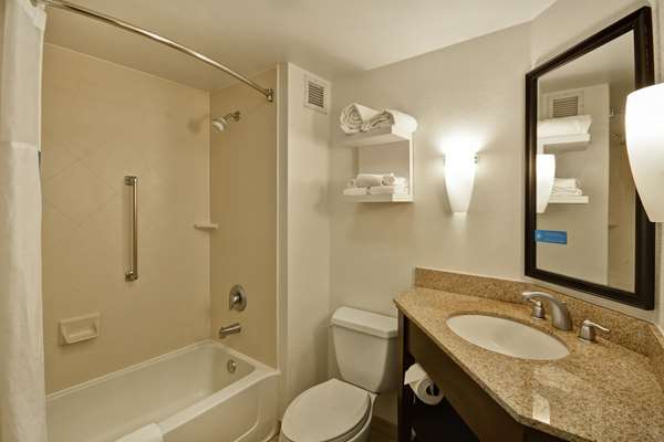 - Hampton Inn Madison Heights - I-75, Exit 65