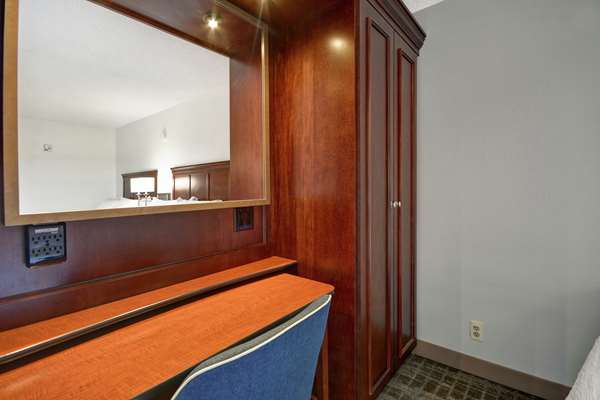  - Hampton Inn Madison Heights - I-75, Exit 65