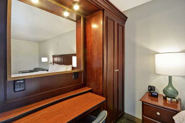  - Hampton Inn Madison Heights - I-75, Exit 65