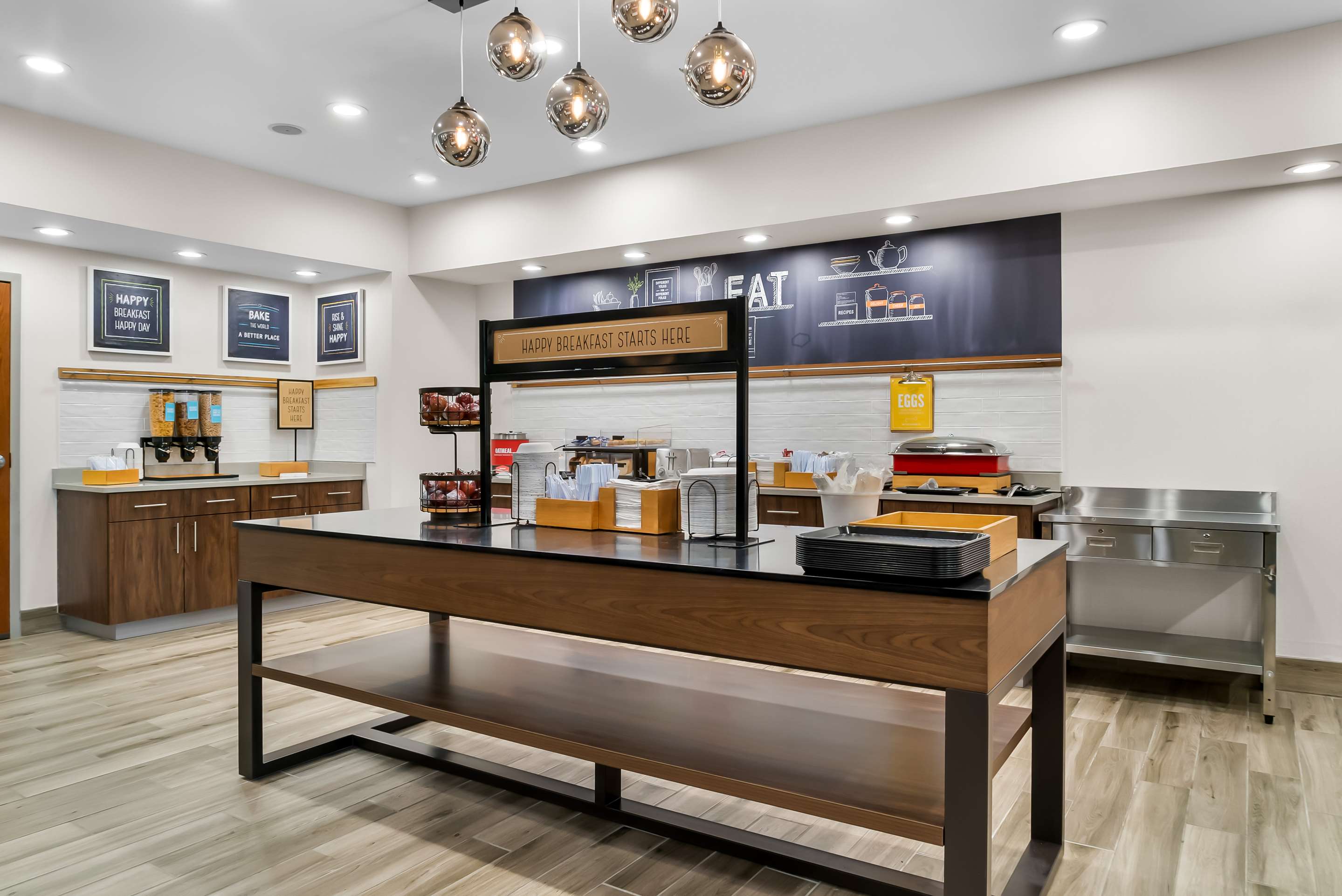 Breakfast Area | Hampton Inn Detroit/Auburn Hills-North