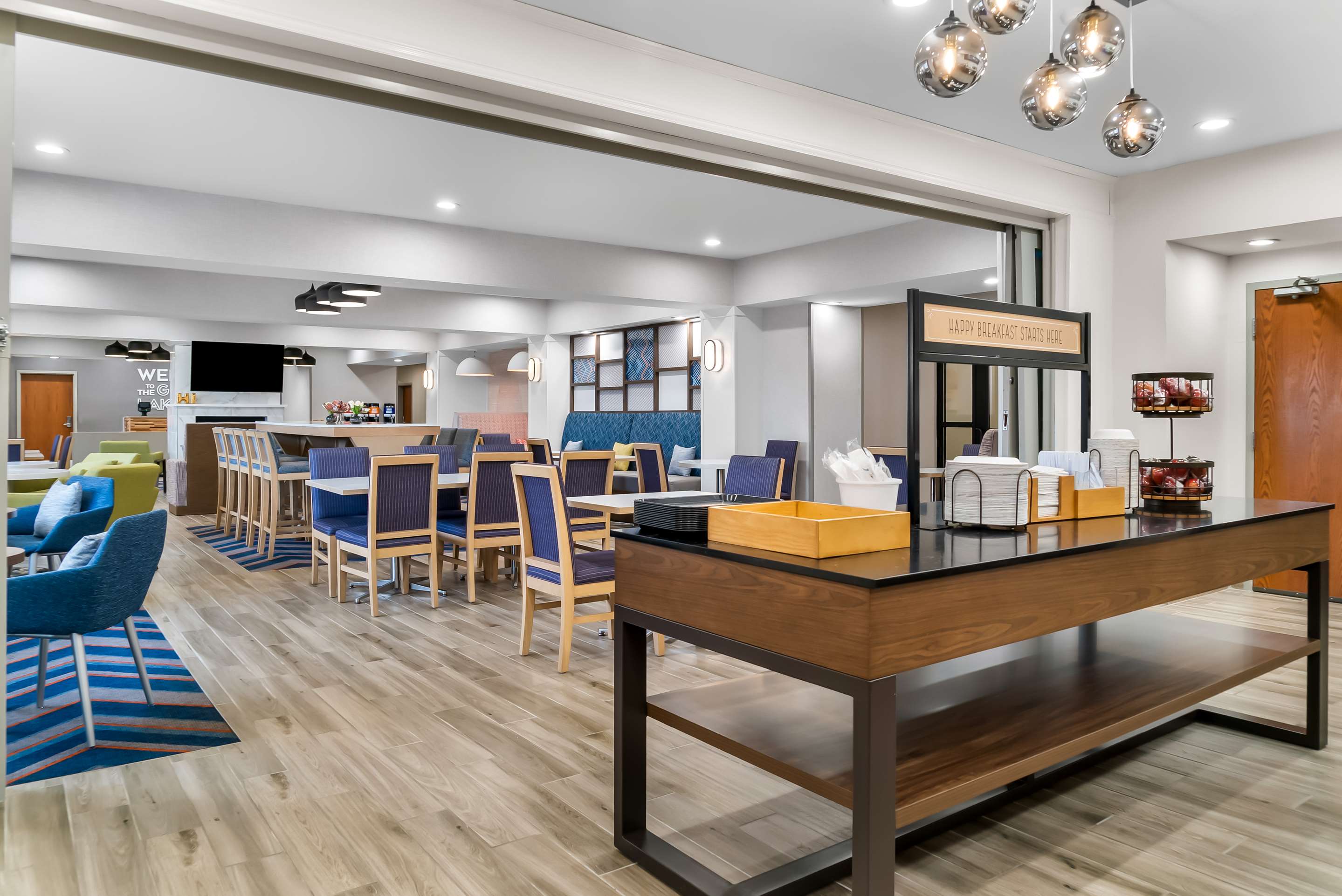 Breakfast Area | Hampton Inn Detroit/Auburn Hills-North