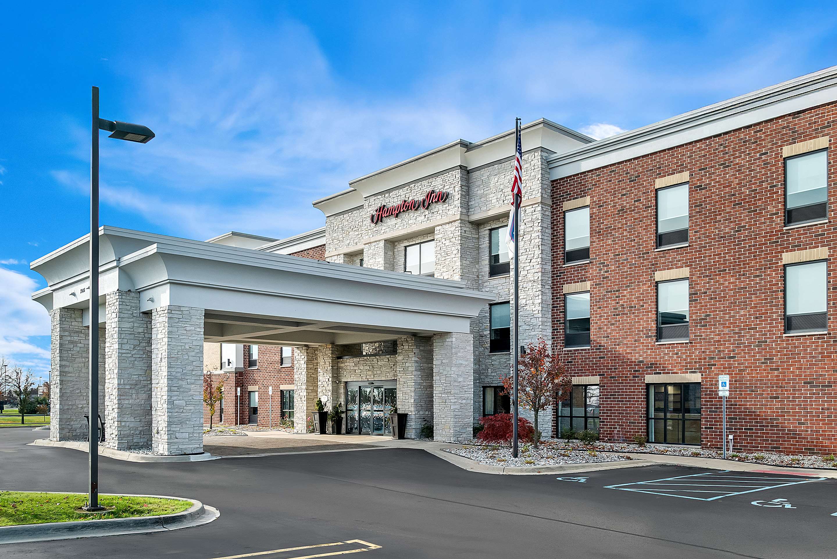Exterior | Hampton Inn Detroit/Auburn Hills-North