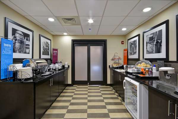 Restaurant - Hampton Inn Northville - I-96 & I-275, Exit 167