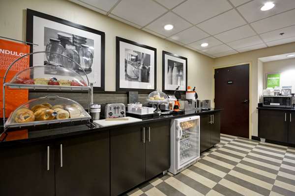 Restaurant - Hampton Inn Northville - I-96 & I-275, Exit 167