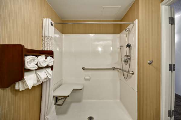  - Hampton Inn Northville - I-96 & I-275, Exit 167