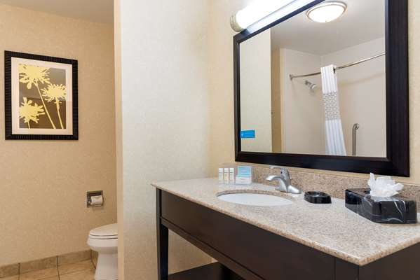  - Hampton Inn Clinton Township
