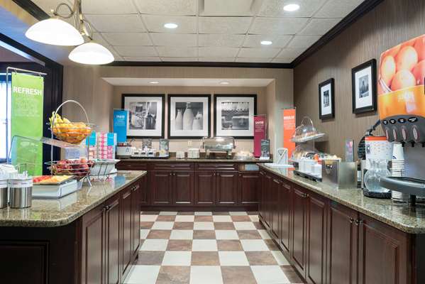 Restaurant - Hampton Inn Clinton Township