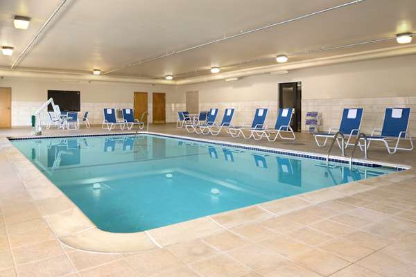 Pool - Hampton Inn & Suites Sterling Heights