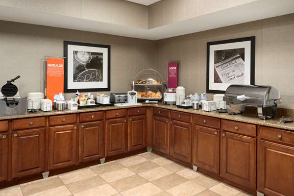 Restaurant - Hampton Inn & Suites Sterling Heights