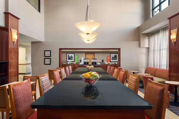 Restaurant - Hampton Inn & Suites Sterling Heights