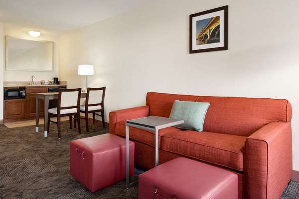  - Hampton Inn & Suites Sterling Heights