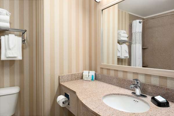  - Hampton Inn & Suites Sterling Heights