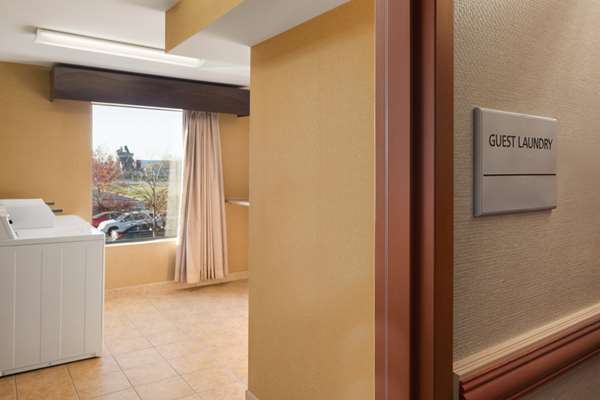  - Hampton Inn & Suites Sterling Heights
