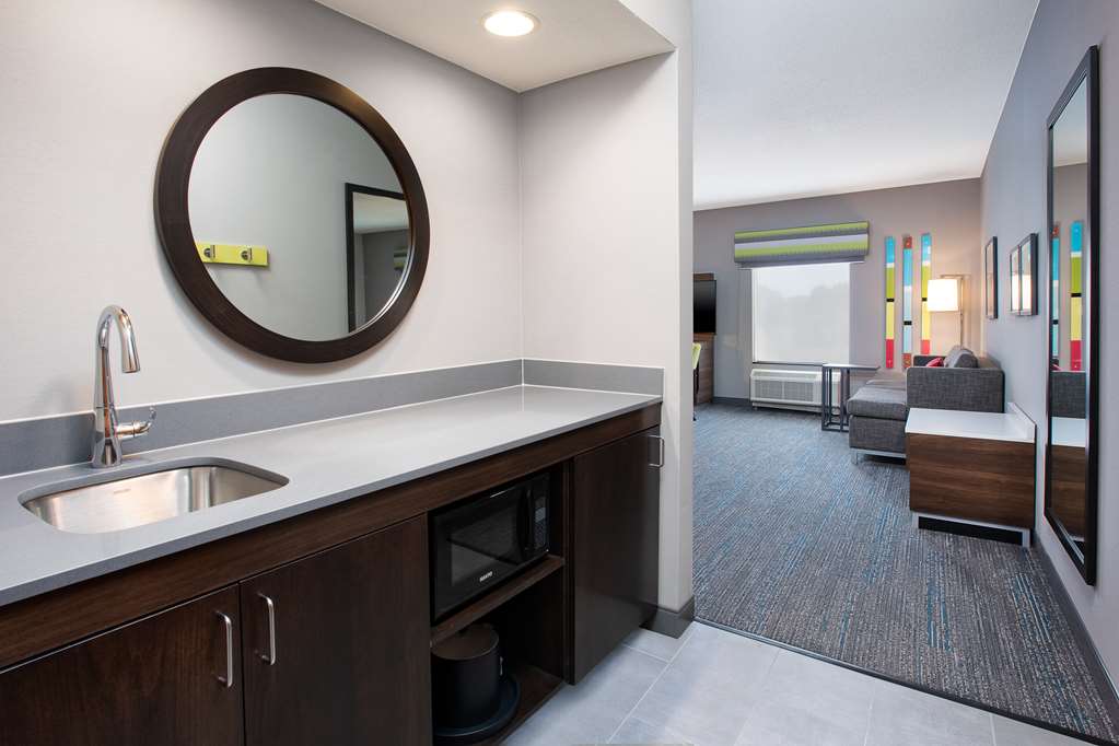 Hampton Inn Detroit - Shelby Township Room Type - 1 KING STUDIO SUITE NOSMOK