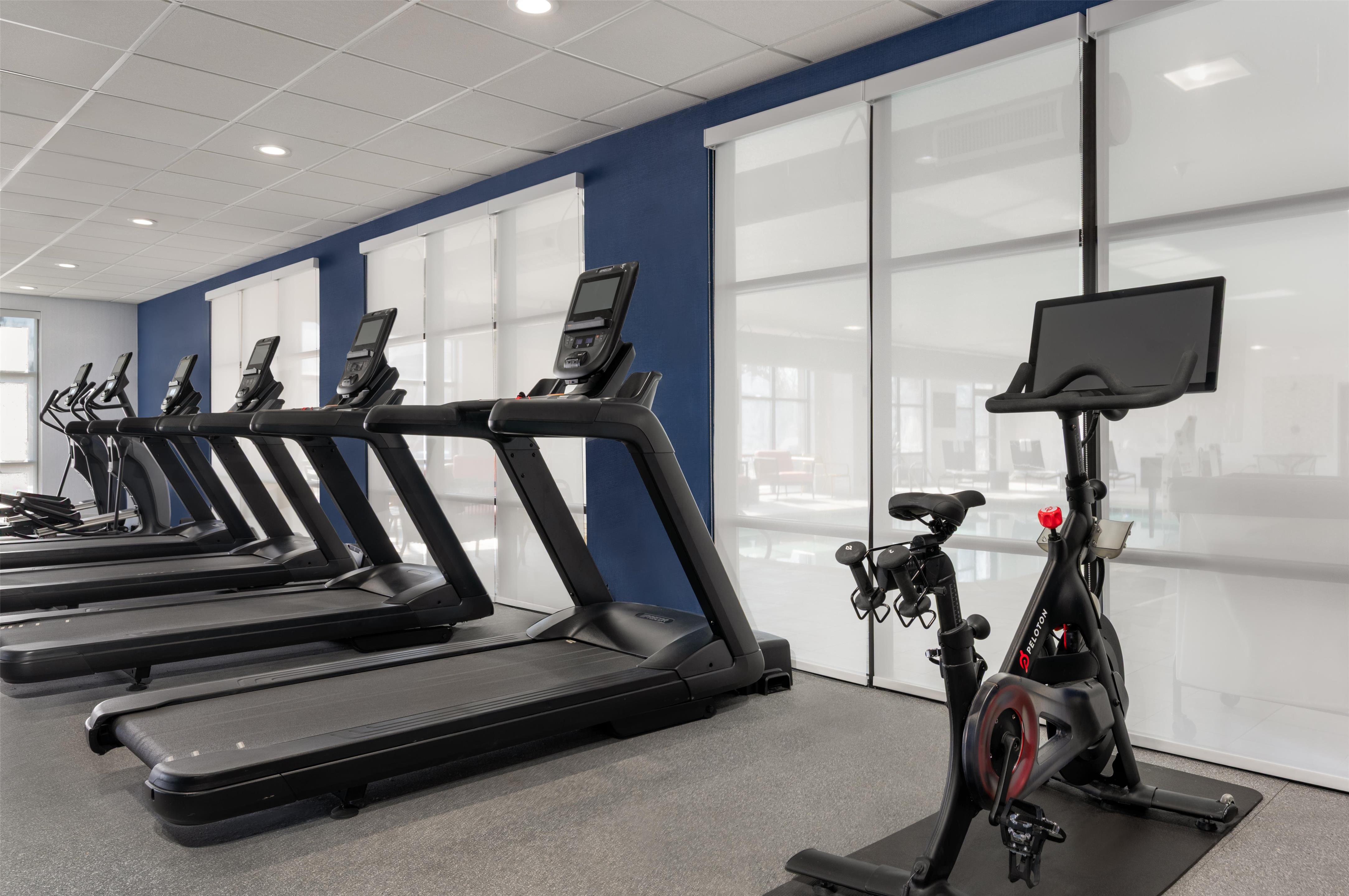 Health club fitness center gym | Hampton Inn Detroit/Southgate