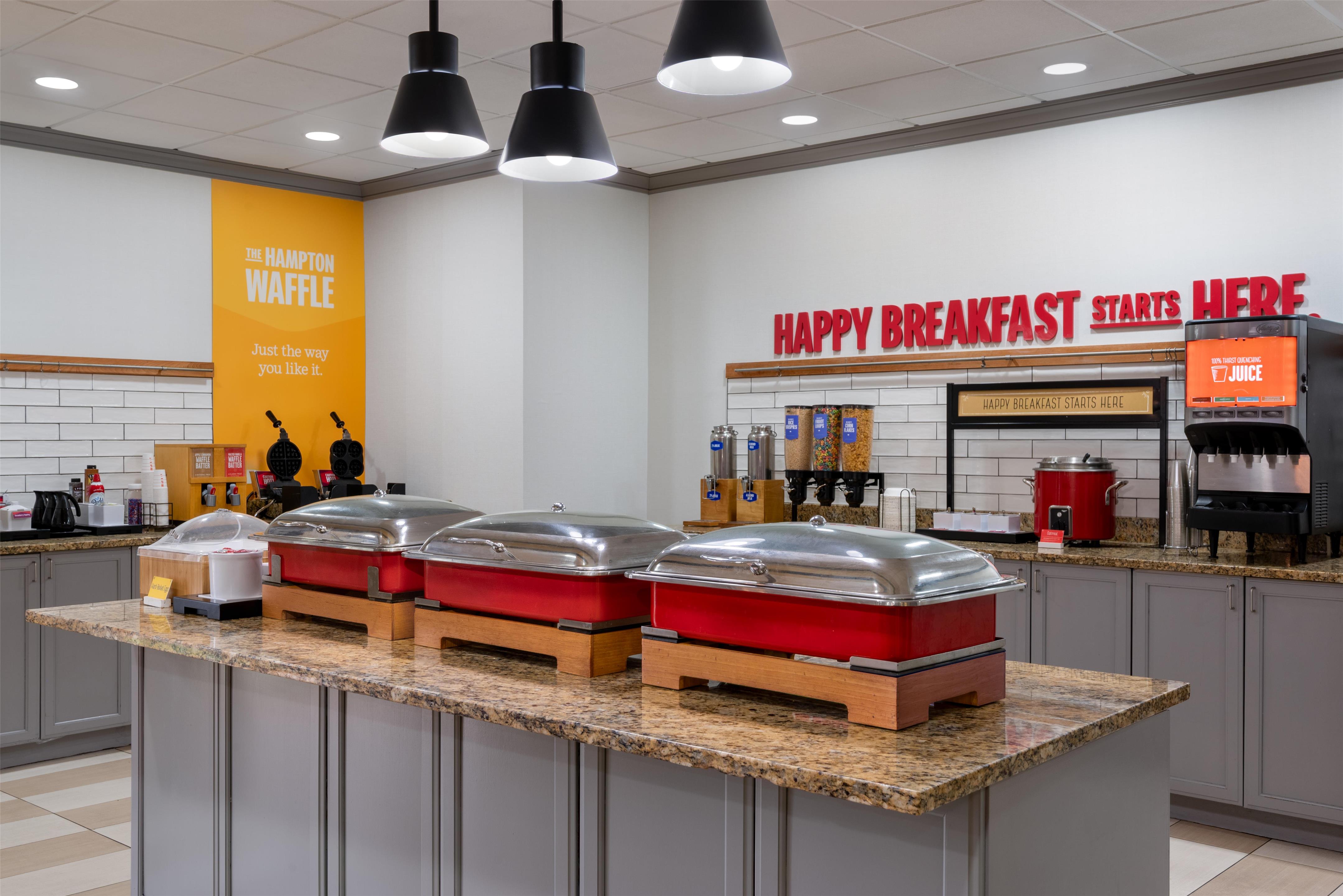 Breakfast Area | Hampton Inn Detroit/Southgate